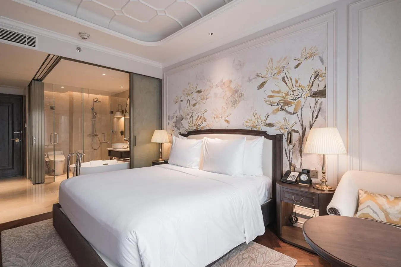 Bed in Golden Sun Hotel - Dalat