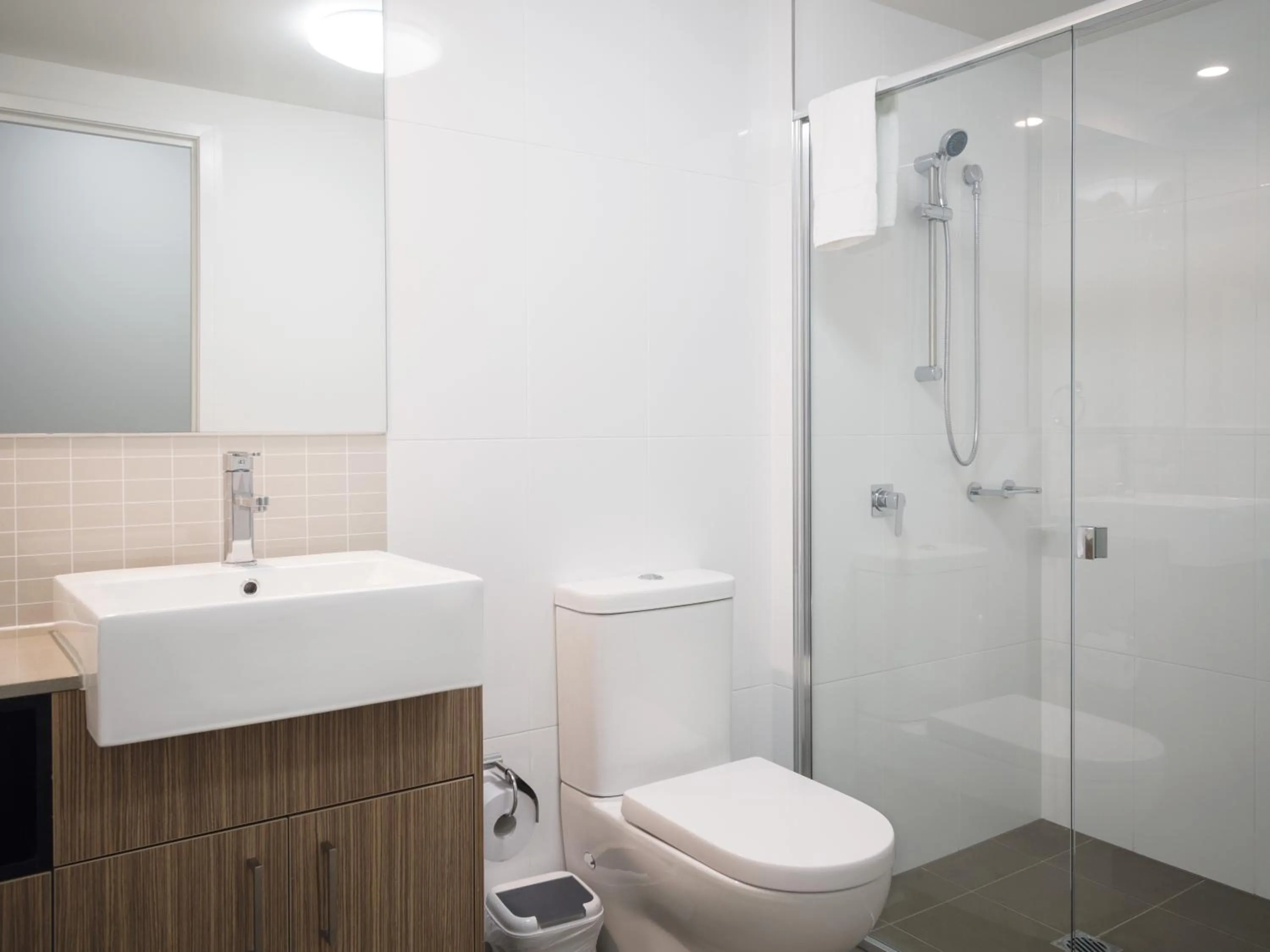 Toilet in Oaks Mackay Rivermarque Hotel