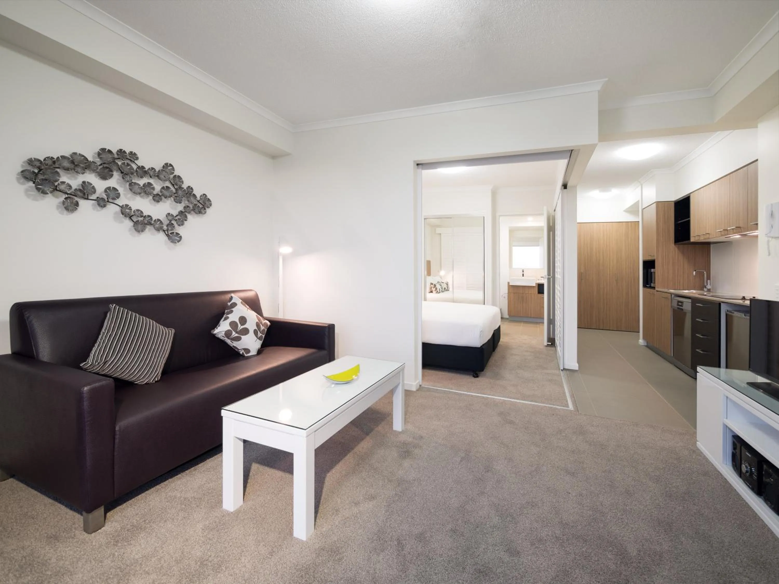 Kitchen or kitchenette in Oaks Mackay Rivermarque Hotel