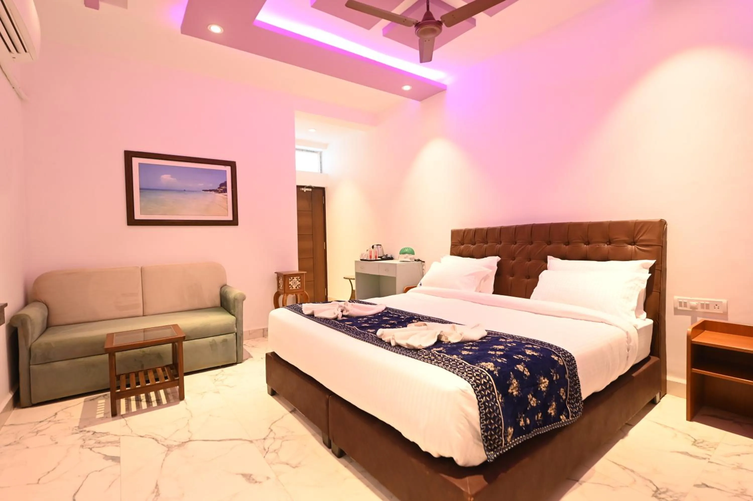 Bed in Hotel Quinta da Branca - near baga beach