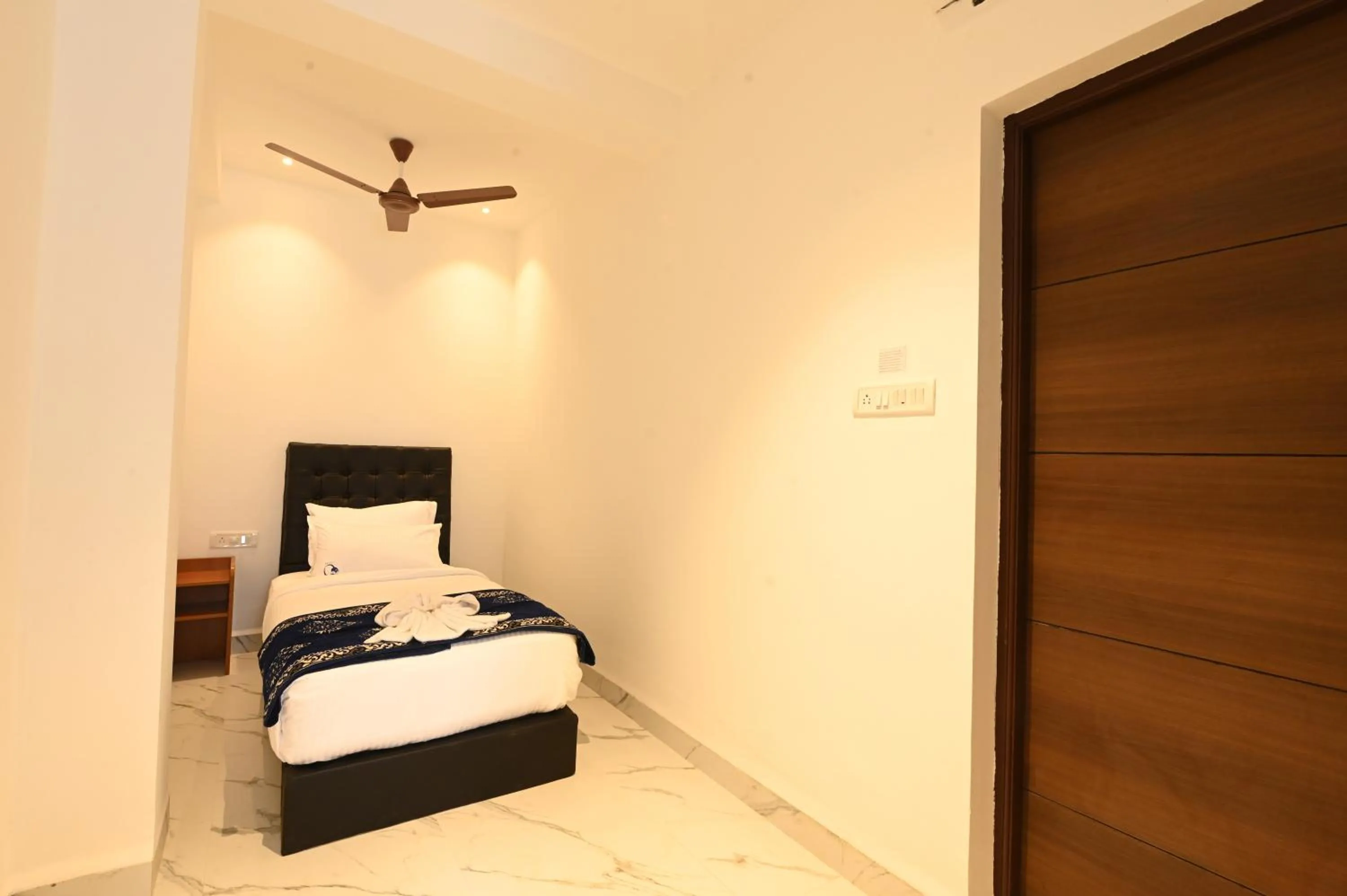 Bed in Hotel Quinta da Branca - near baga beach