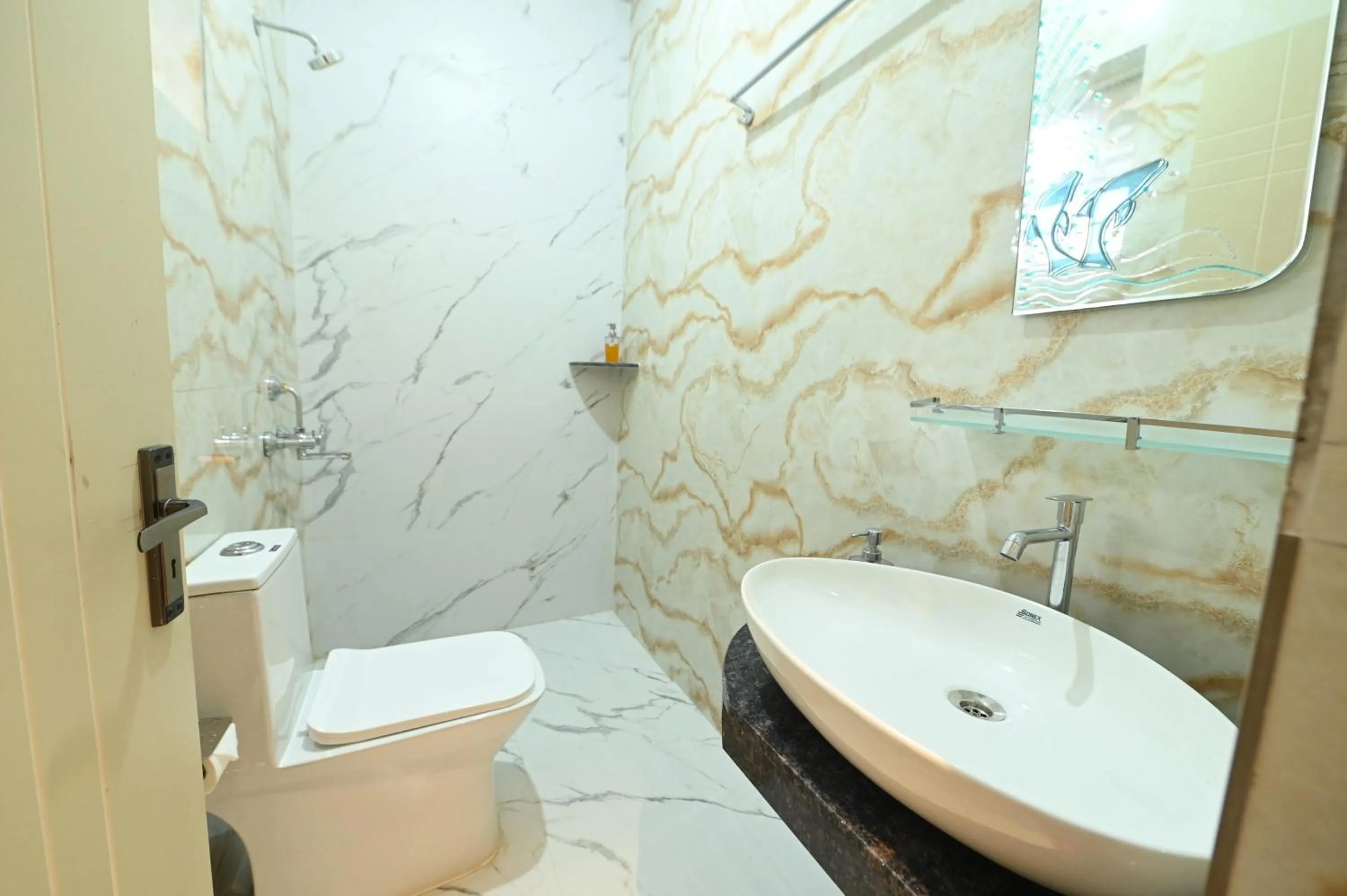 Bathroom in Hotel Quinta da Branca - near baga beach