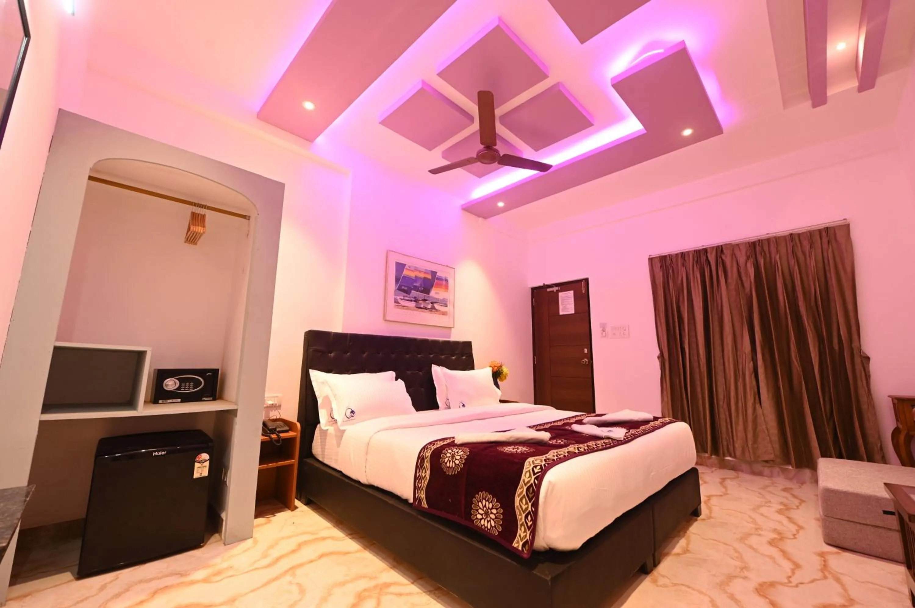 Bed in Hotel Quinta da Branca - near baga beach