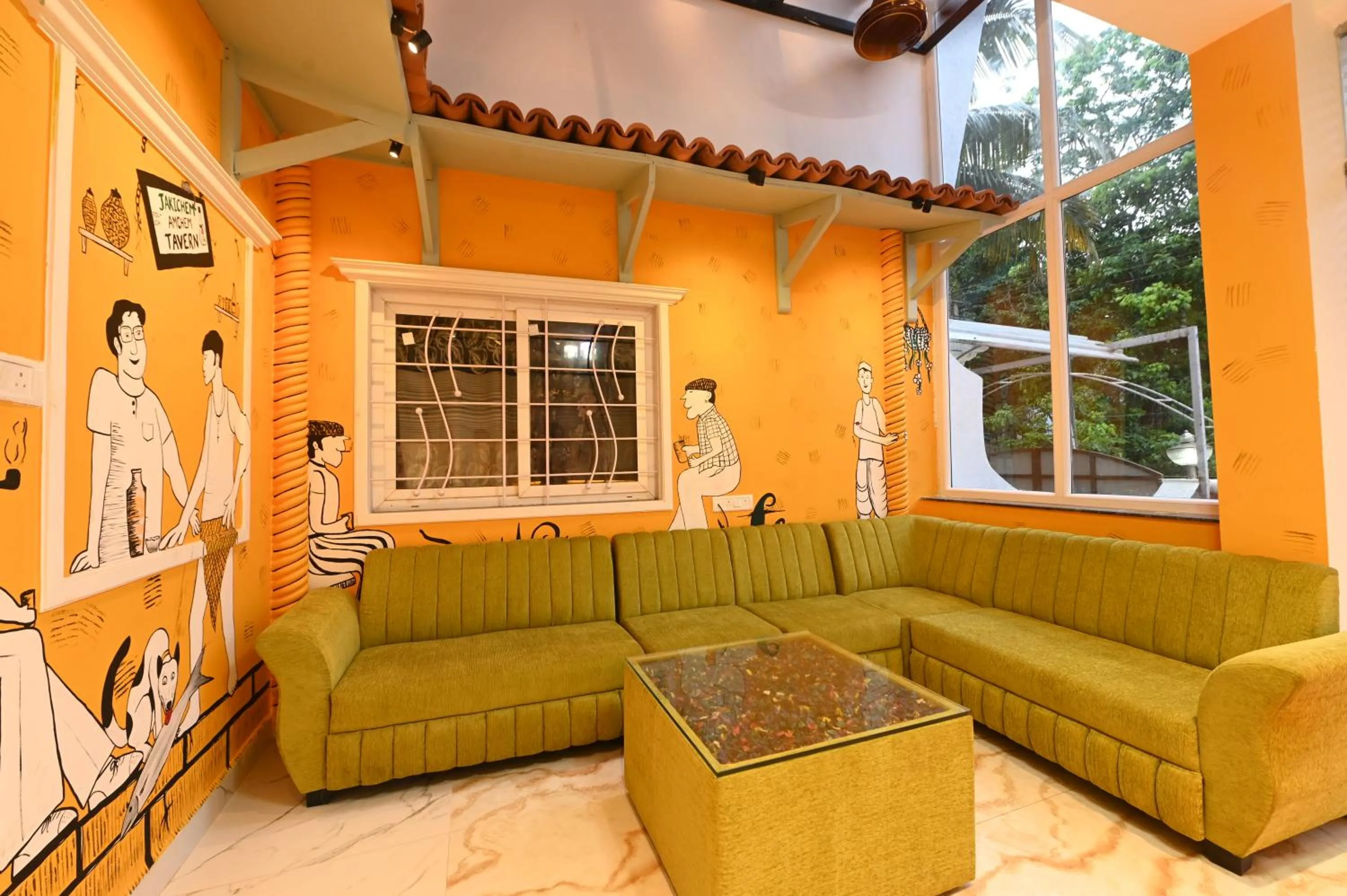 Communal lounge/ TV room in Hotel Quinta da Branca - near baga beach