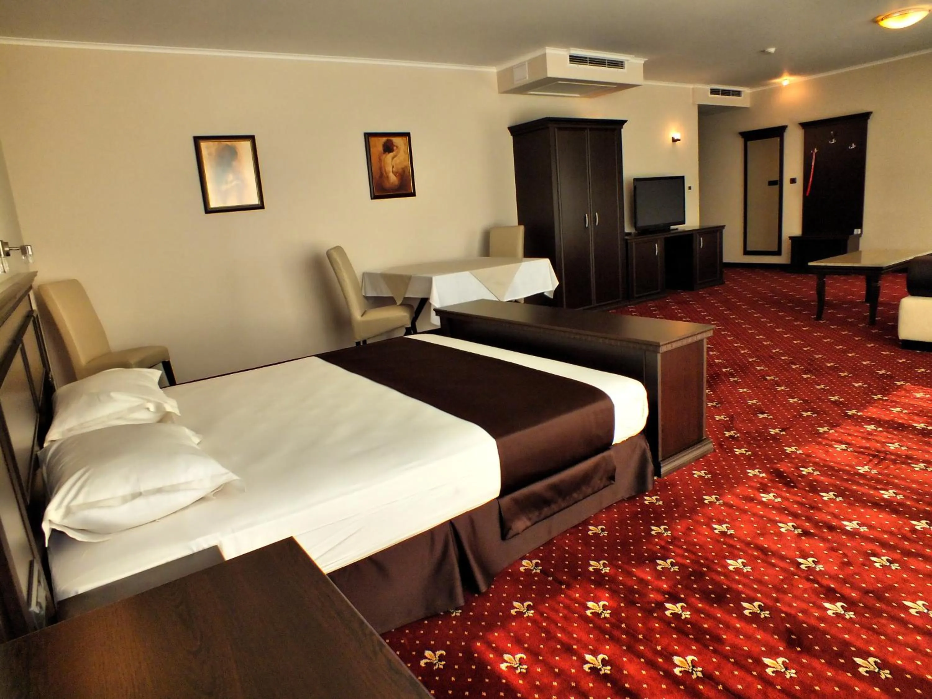 Bed in Hotel Dragalevtsi