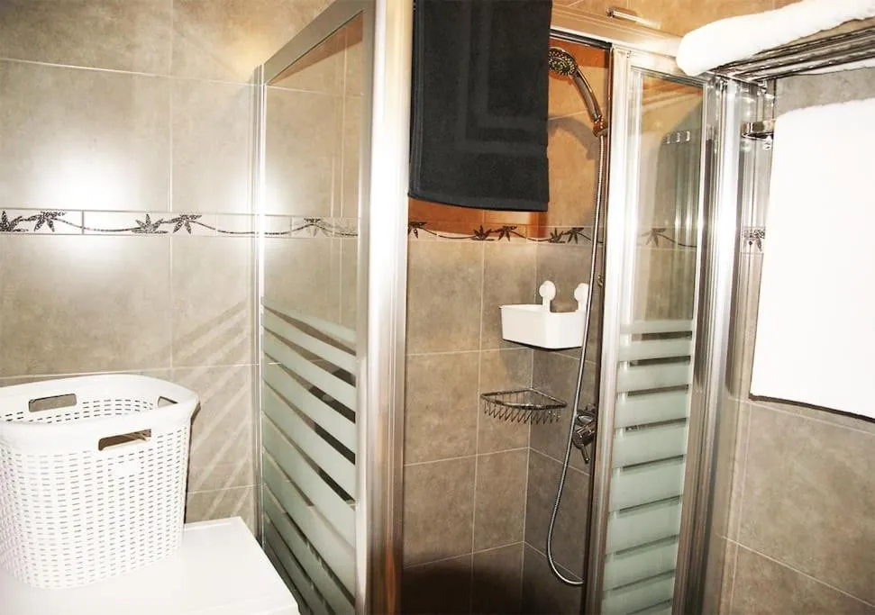 Bathroom in Bungalow frente la playa Cala Capitan ,#PRP002 by Stay Orihuela Costa