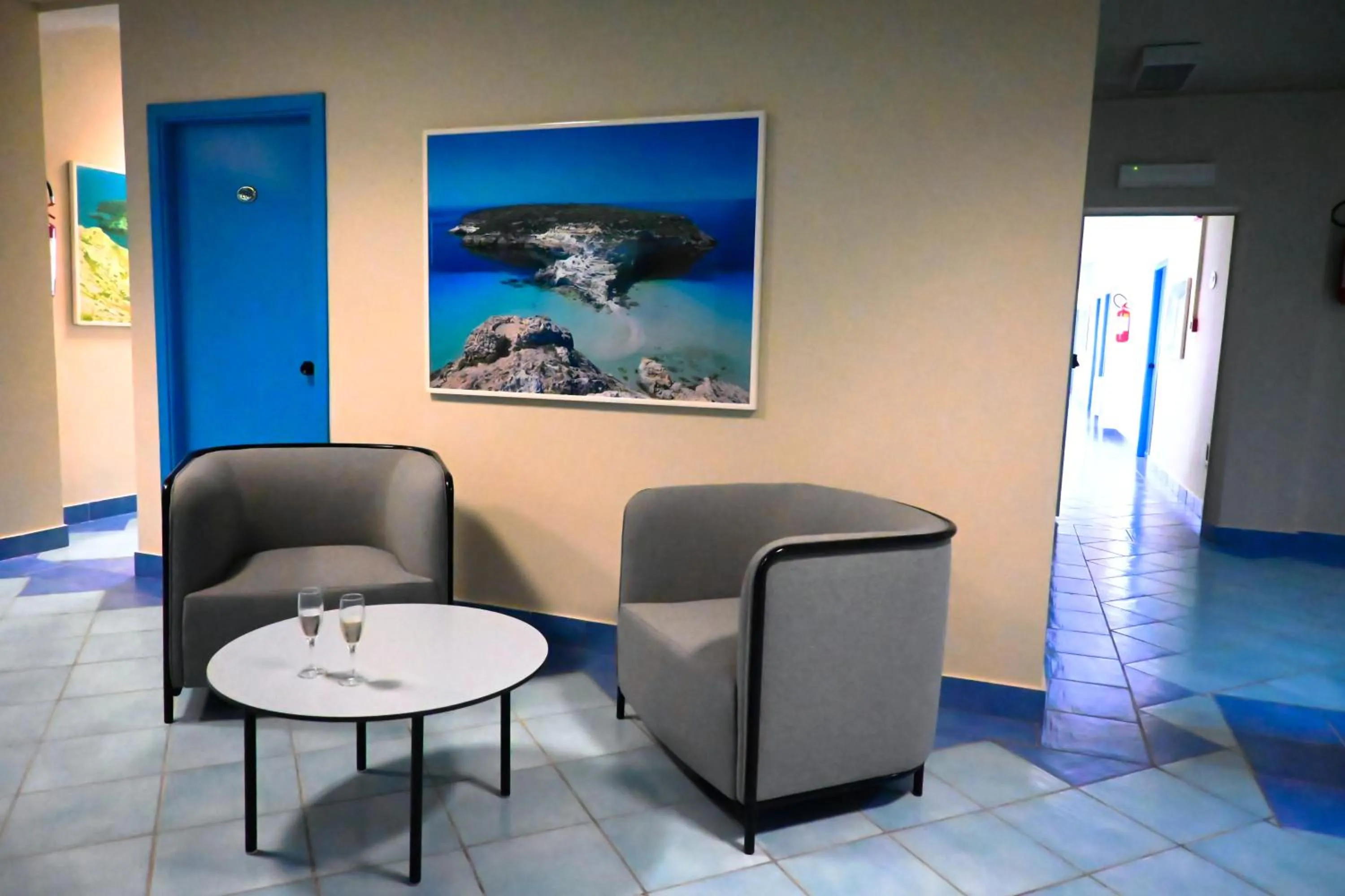 Seating area in Hotel Baia Turchese