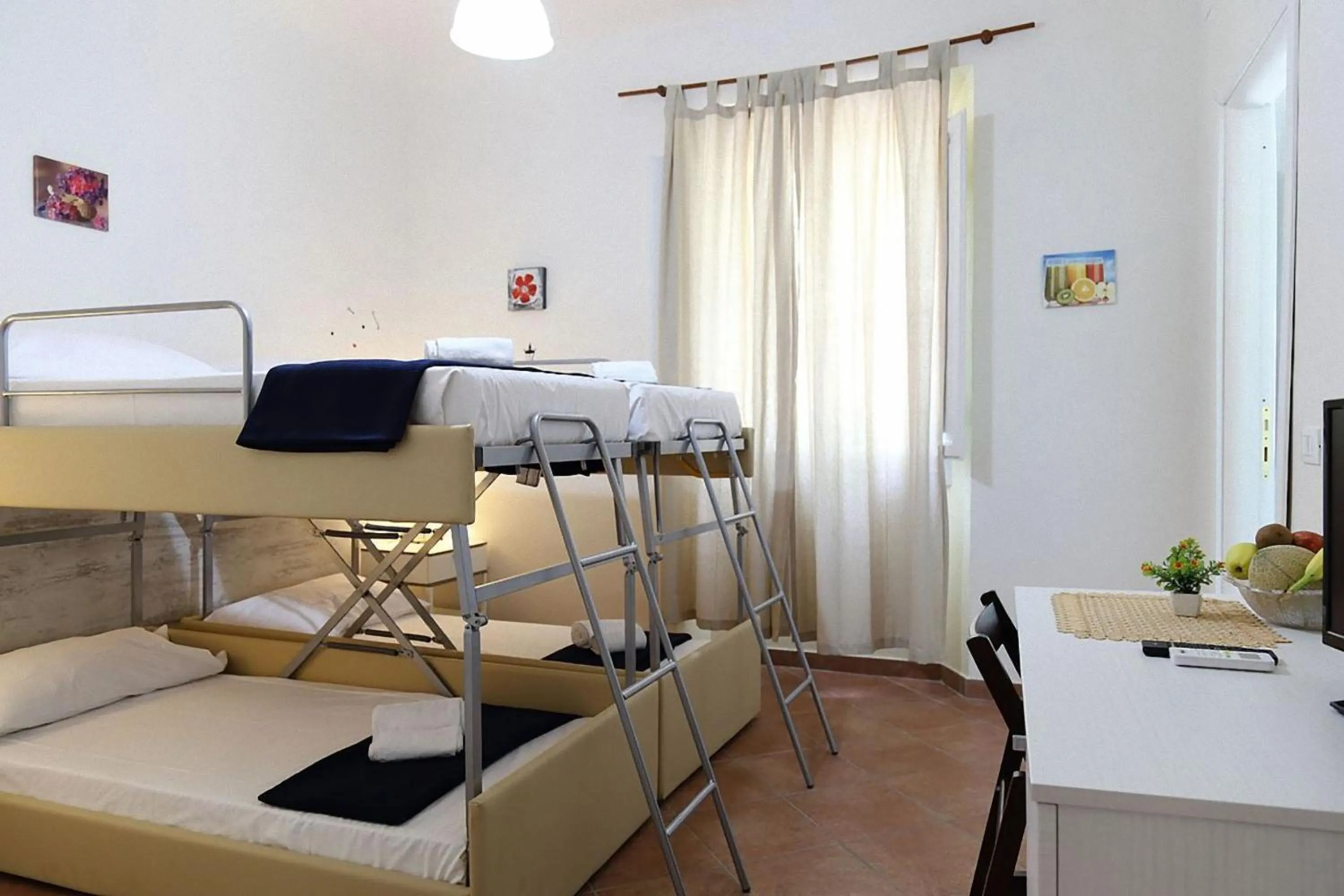 Day, Bed in Mia Palace