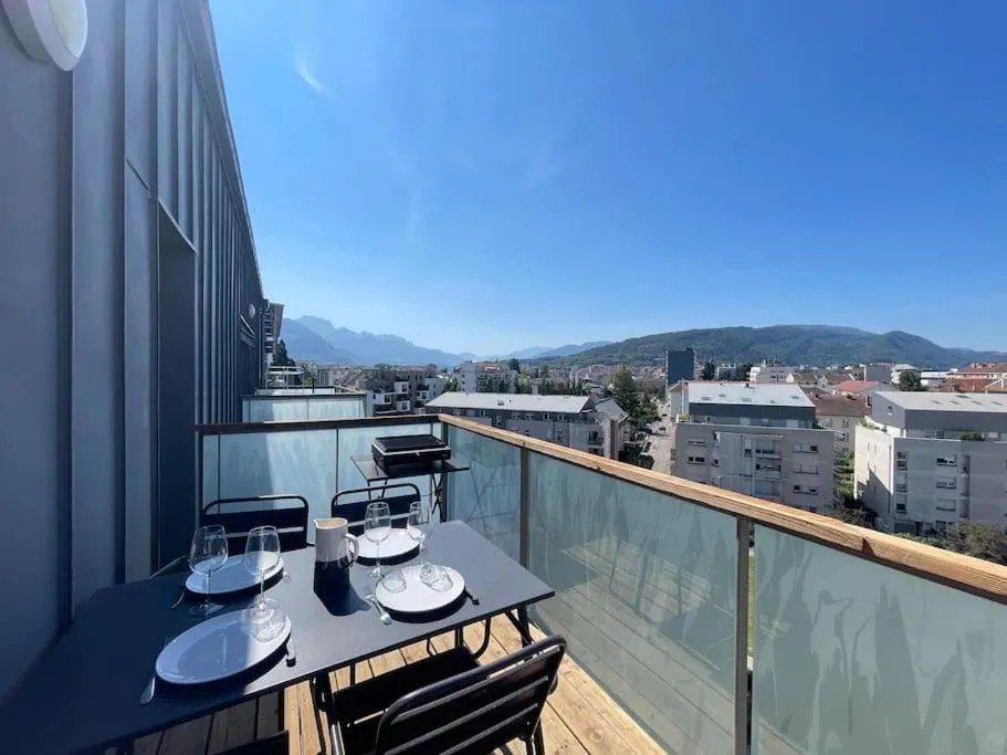 L'Urban - Parc, centre, parking & balcon avec vue!