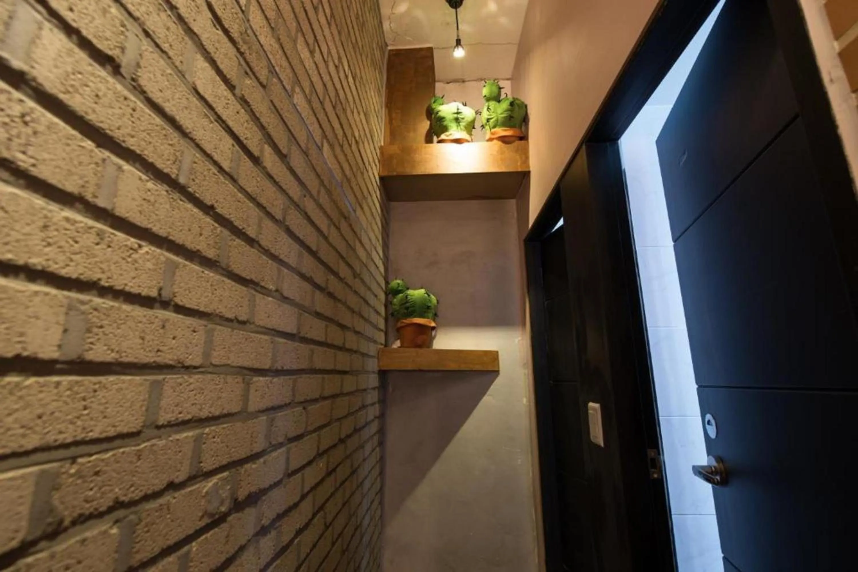 Shower in INNO Hostel & Pub Lounge Hongdae