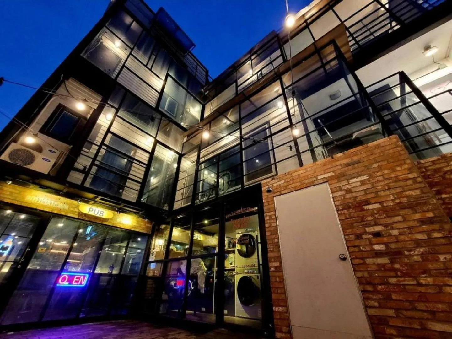 Property building in INNO Hostel & Pub Lounge Hongdae