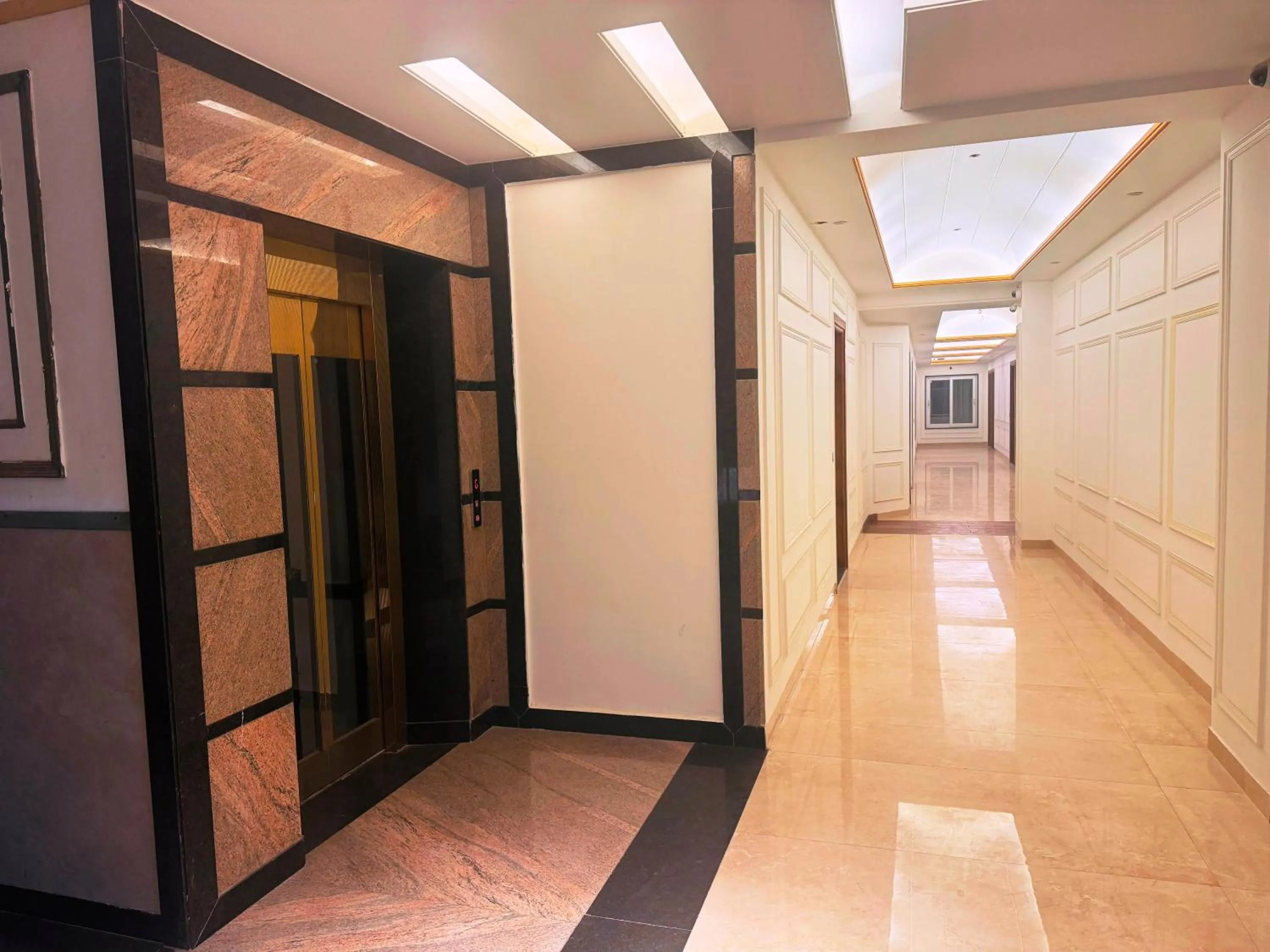 Lobby or reception in Masaga by Qcent, Gurugram