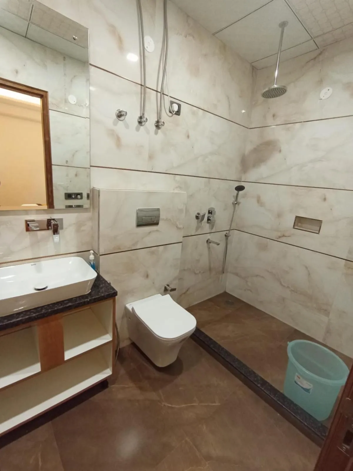 Bathroom in Masaga by Qcent, Gurugram