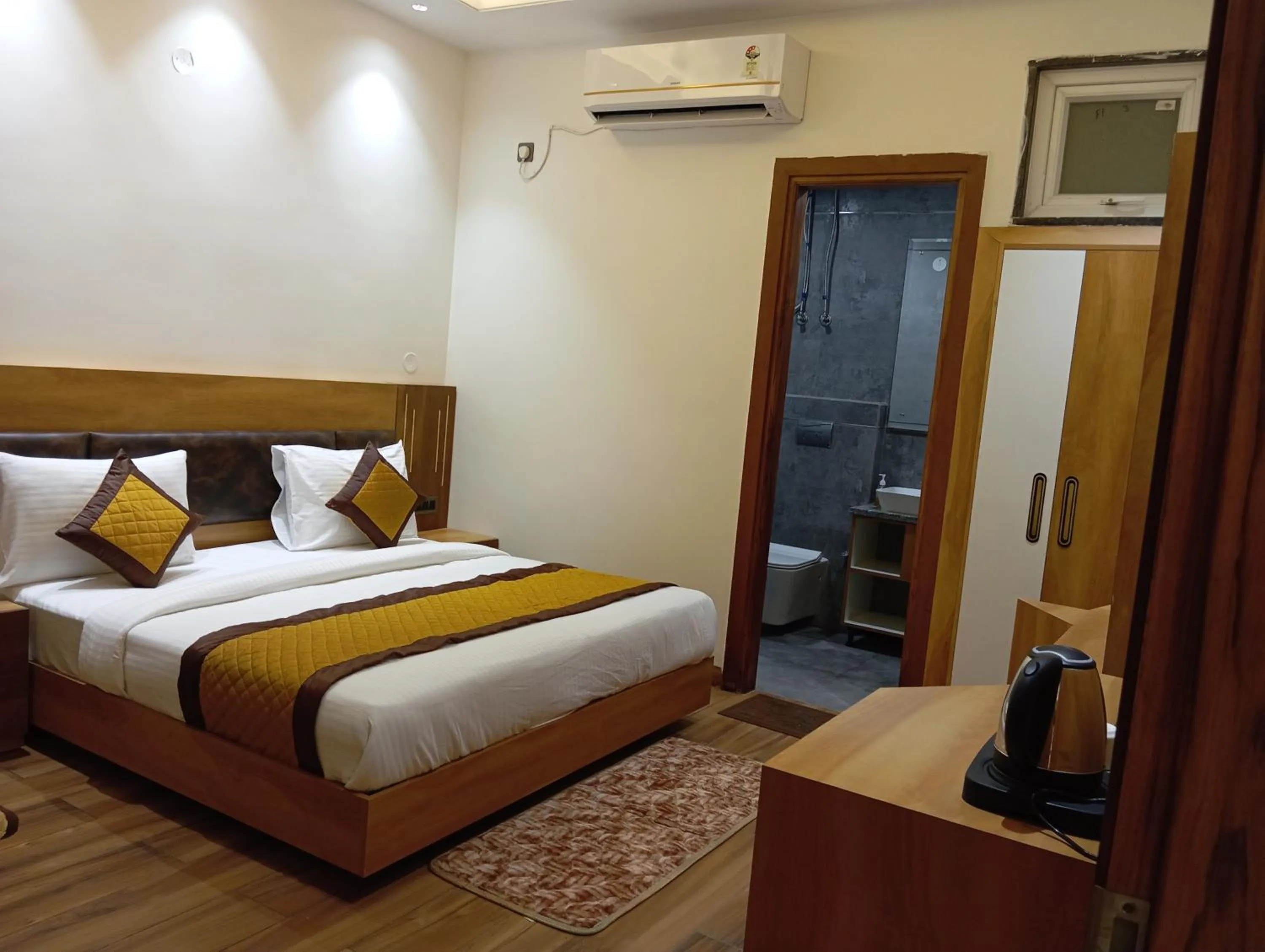 Bed in Masaga by Qcent, Gurugram