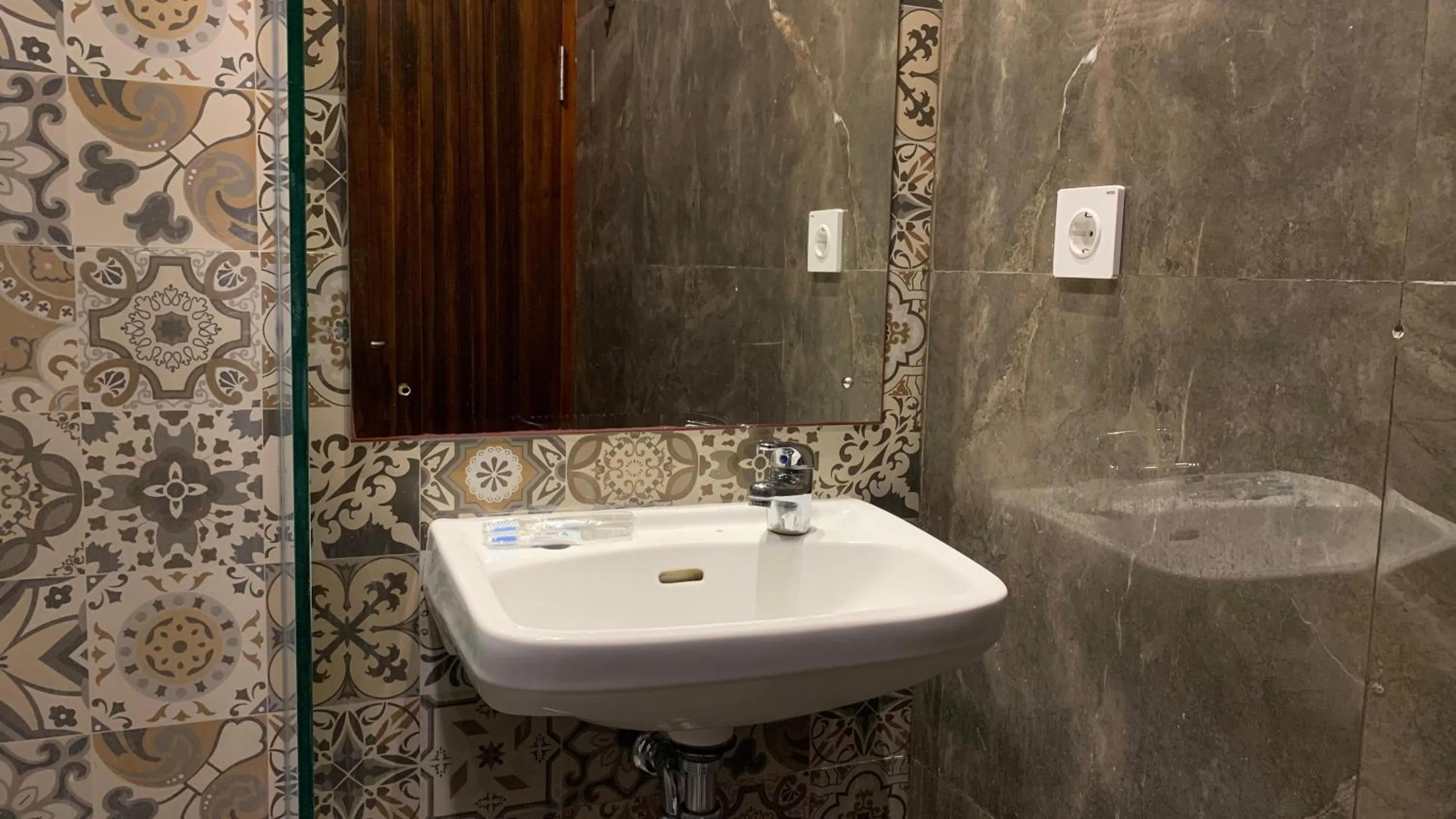 Bathroom in The Baliem Hotel