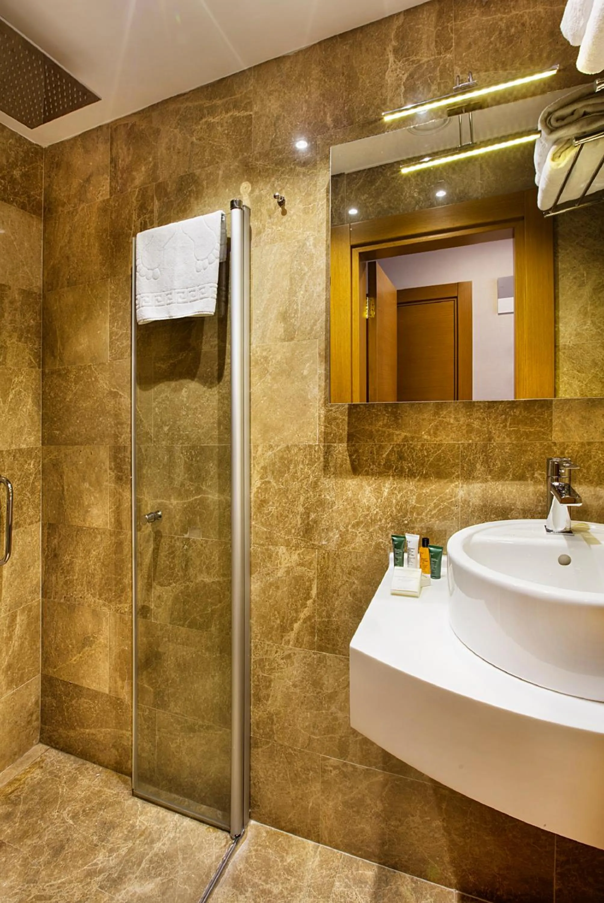 Bathroom in Hilton Garden Inn Kocaeli Sekerpinar