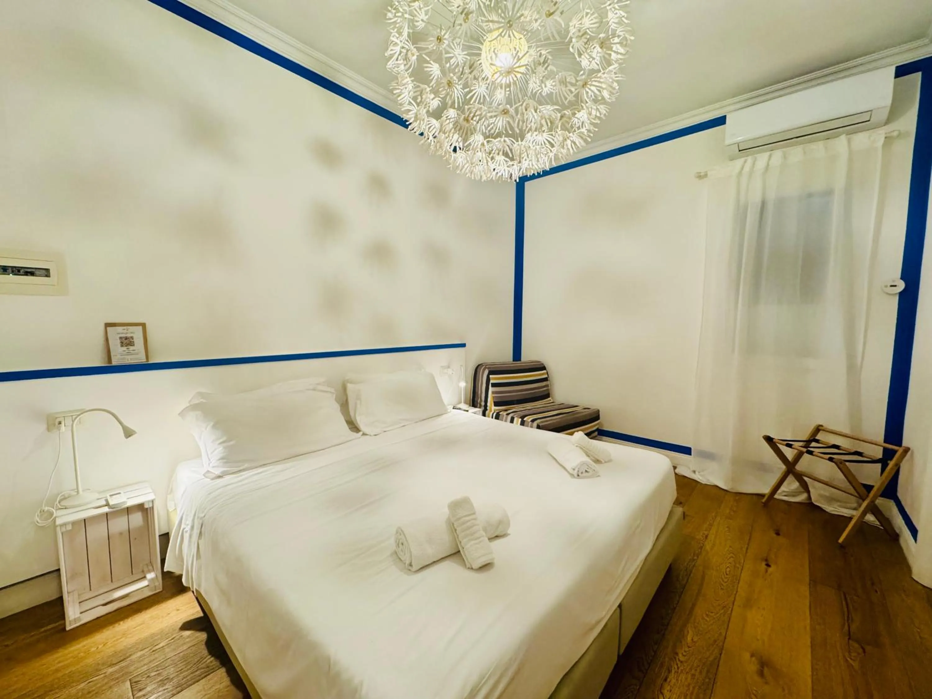 Deluxe Double Room with Extra Bed - single occupancy in Casa Maplink