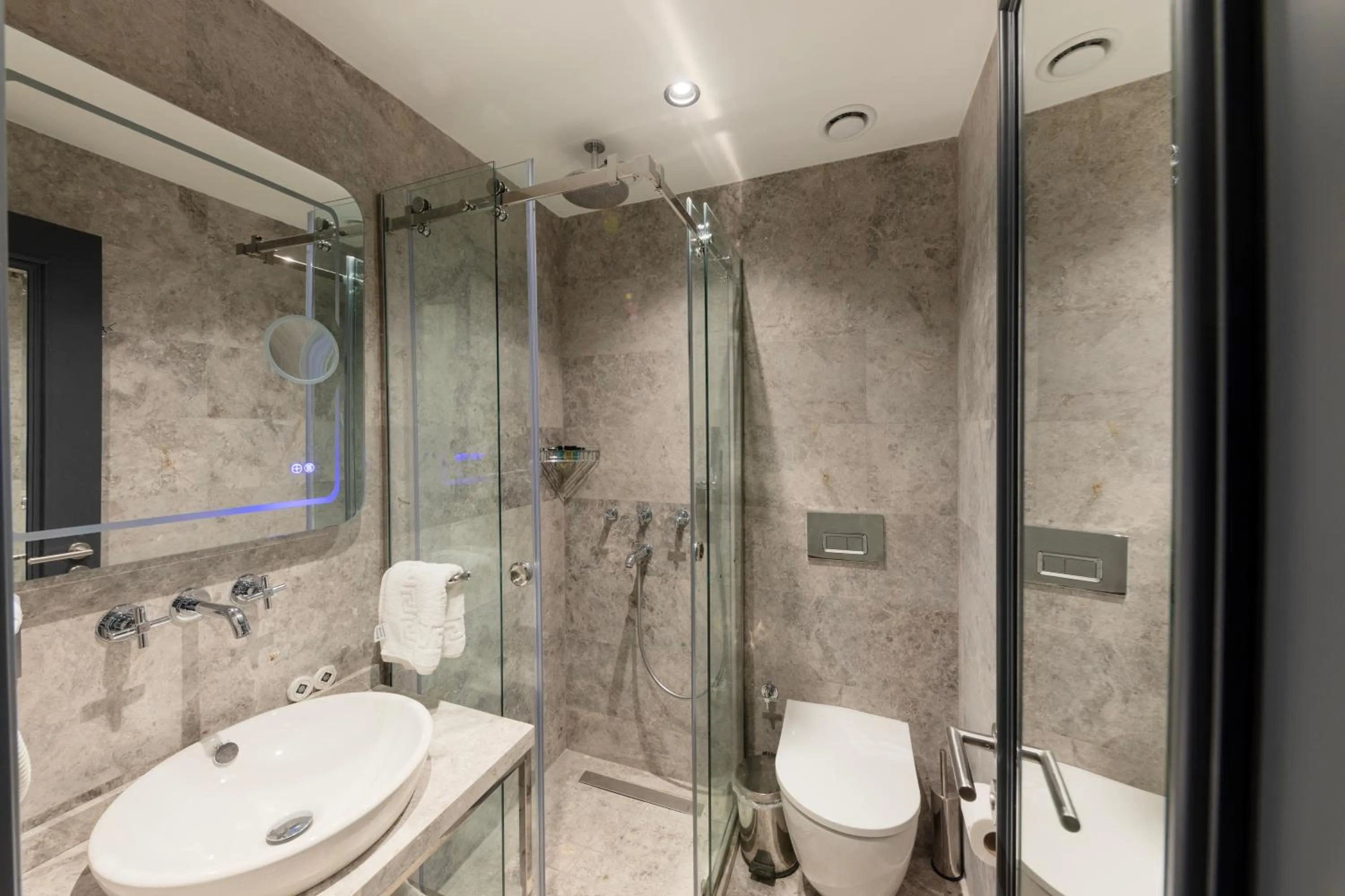 Shower in AHG Atlas Hotel Taksim