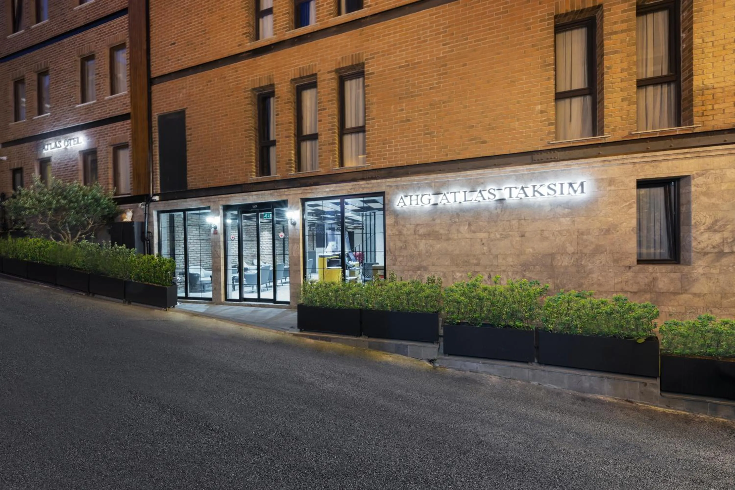 Facade/entrance in AHG Atlas Hotel Taksim