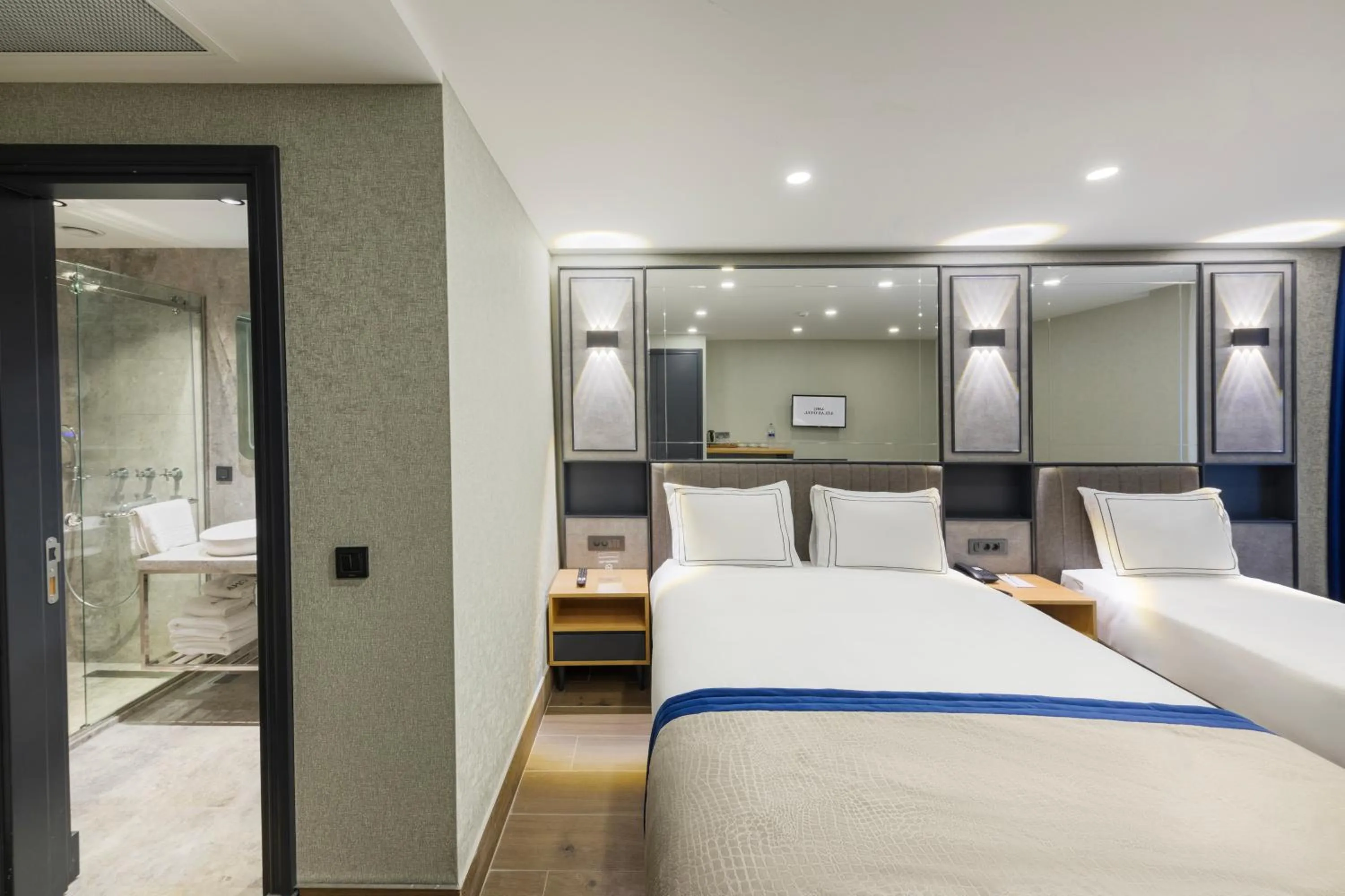 Bathroom, Bed in AHG Atlas Hotel Taksim