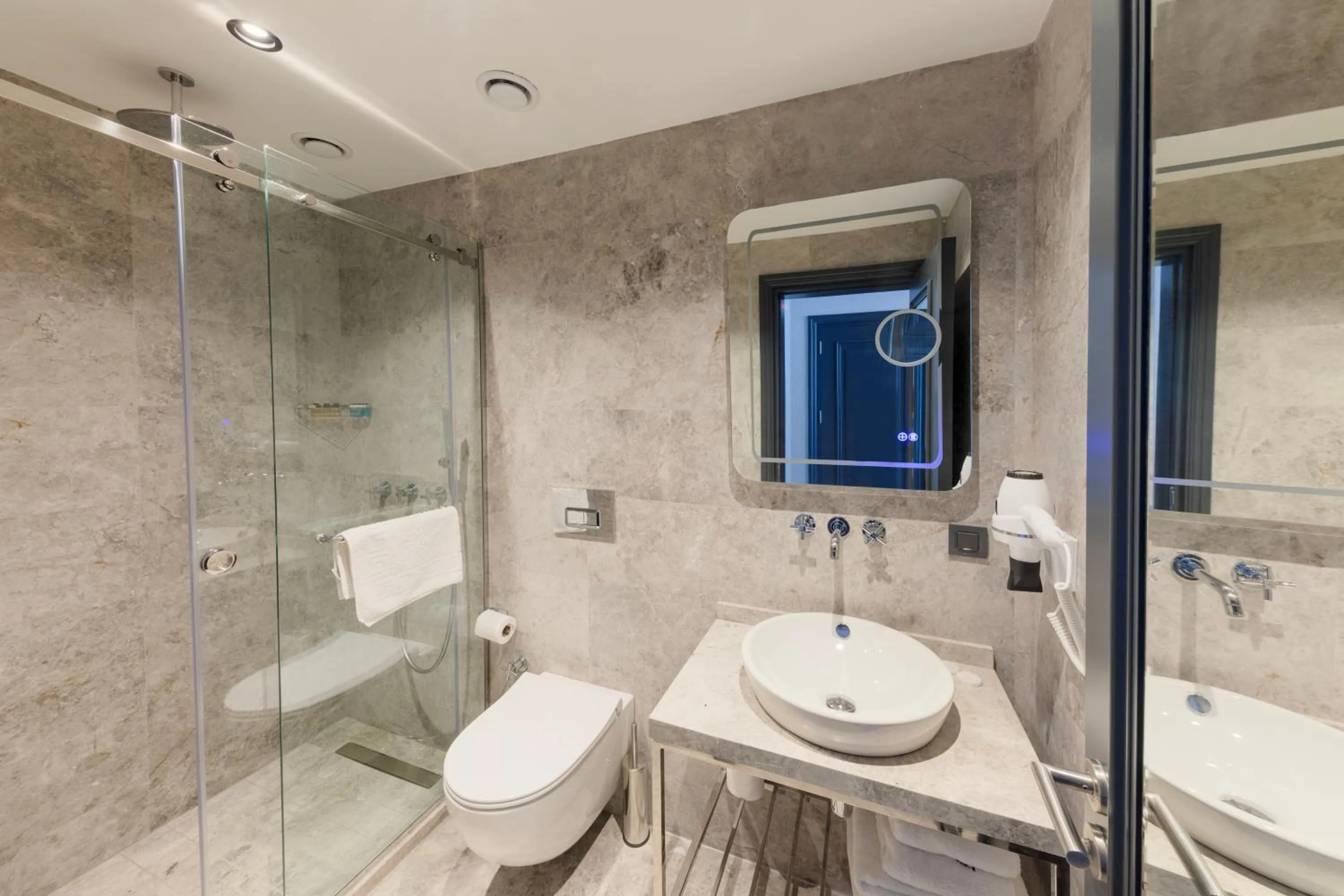Shower in AHG Atlas Hotel Taksim