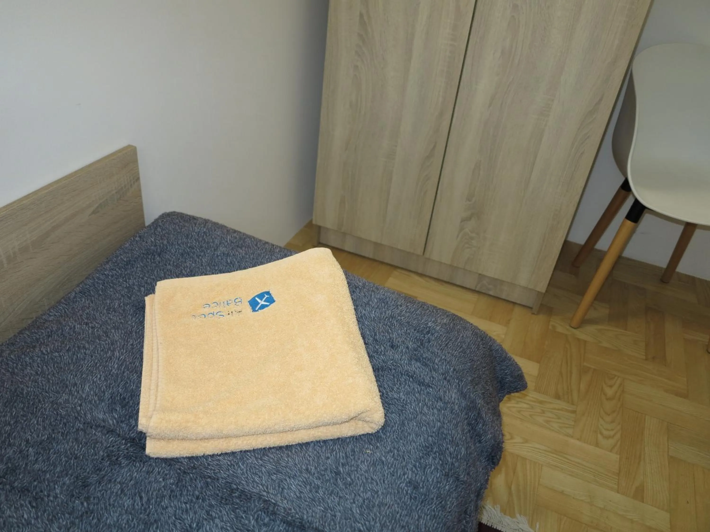 Photo of the whole room, Bed in AirSpot Balice