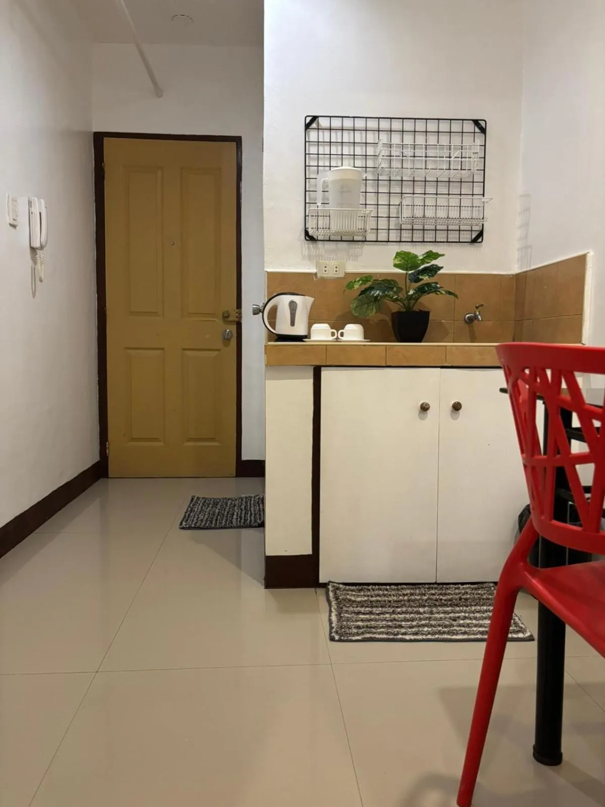 Kitchen or kitchenette in Makati Poblacion Hotel