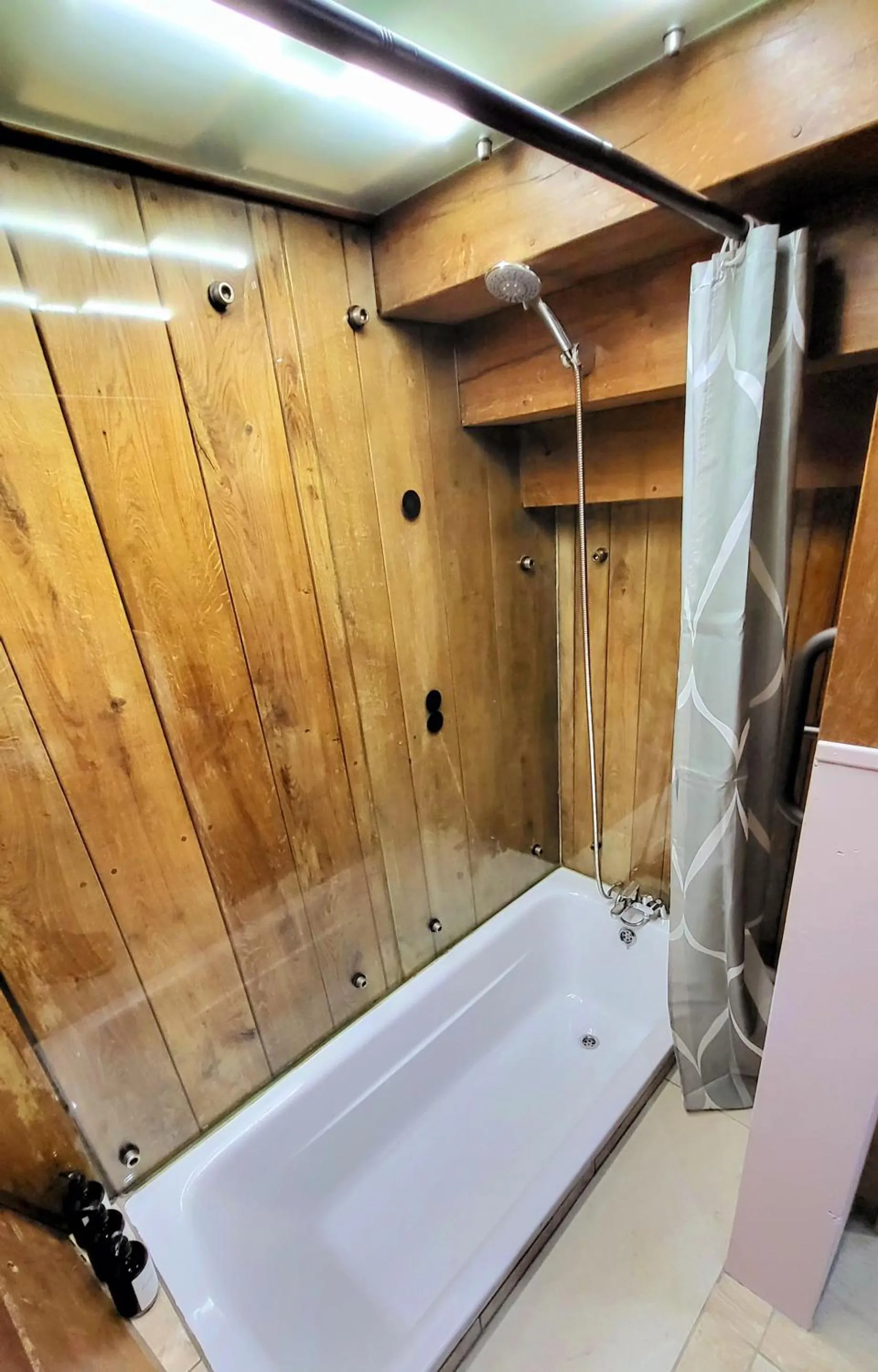 Bathroom in Inner Dowsing Lightship