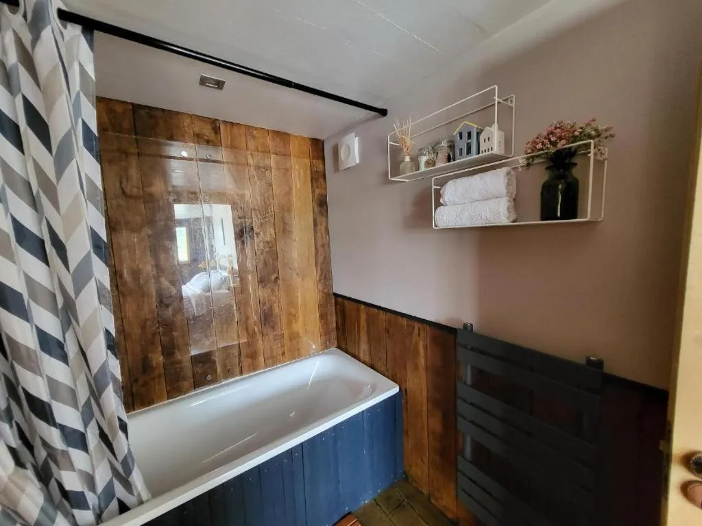 Bathroom in Inner Dowsing Lightship