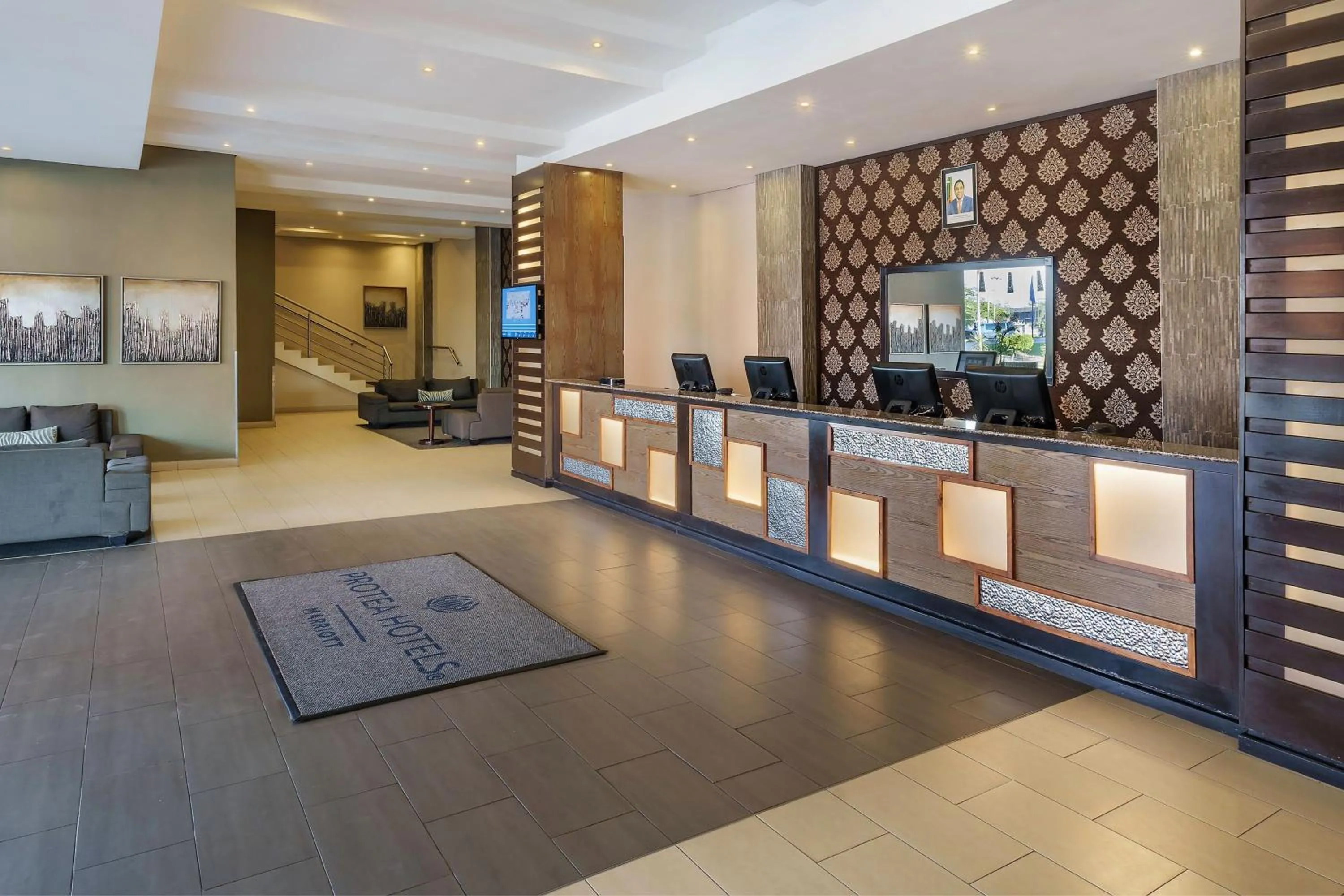 Lobby or reception in Protea Hotel by Marriott Lusaka Tower