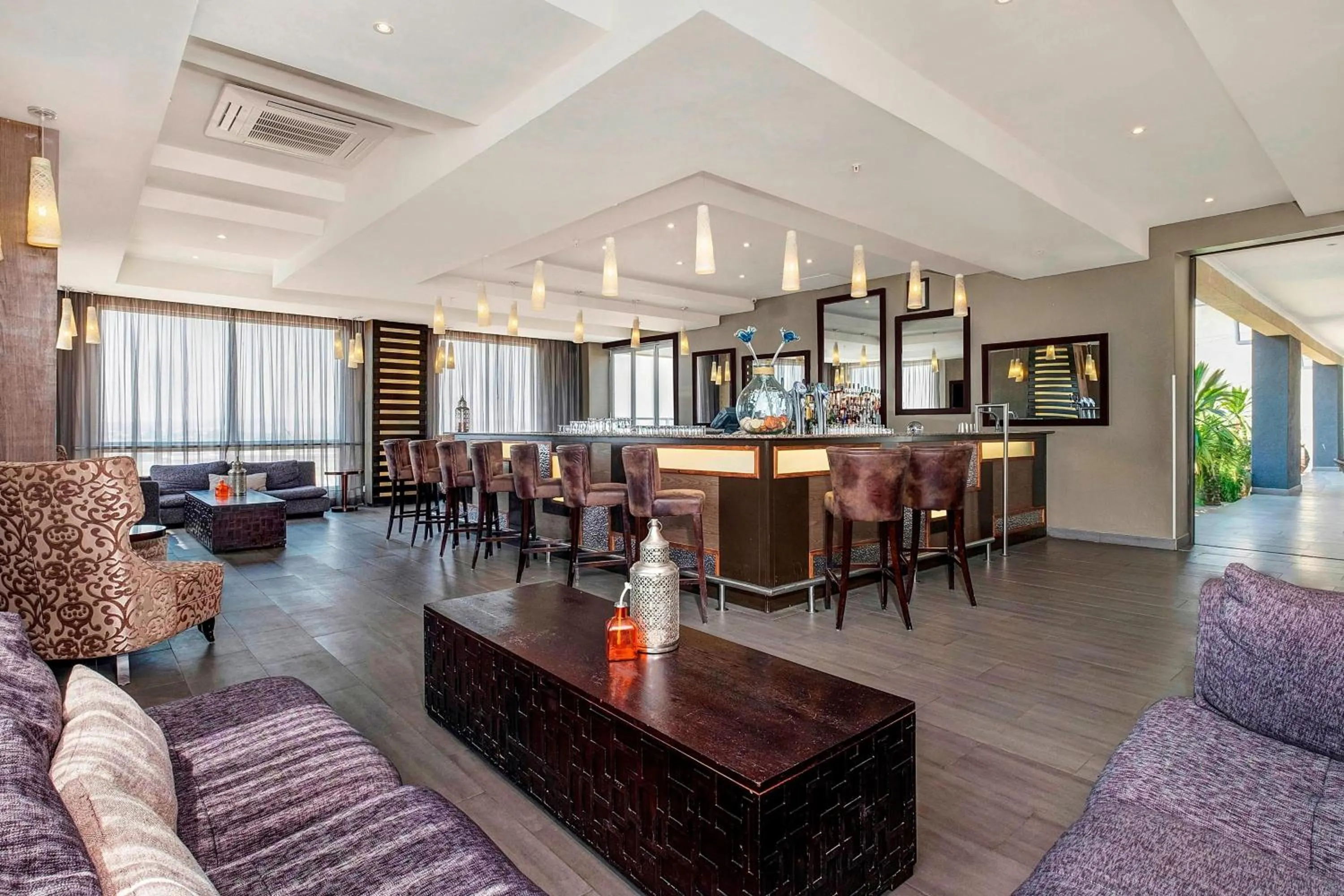Lounge or bar in Protea Hotel by Marriott Lusaka Tower