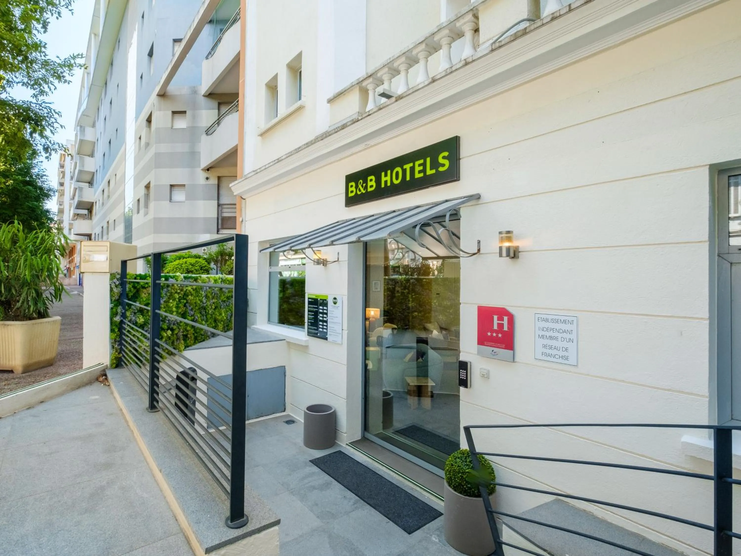 Property building in B&B HOTEL Antibes Juan-les-Pins