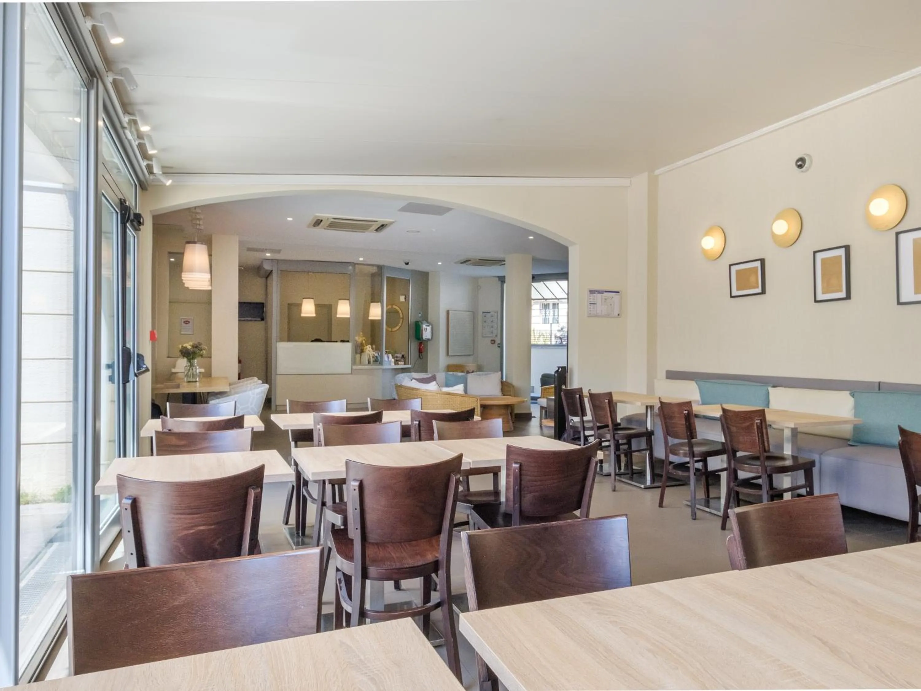 Breakfast in B&B HOTEL Antibes Juan-les-Pins