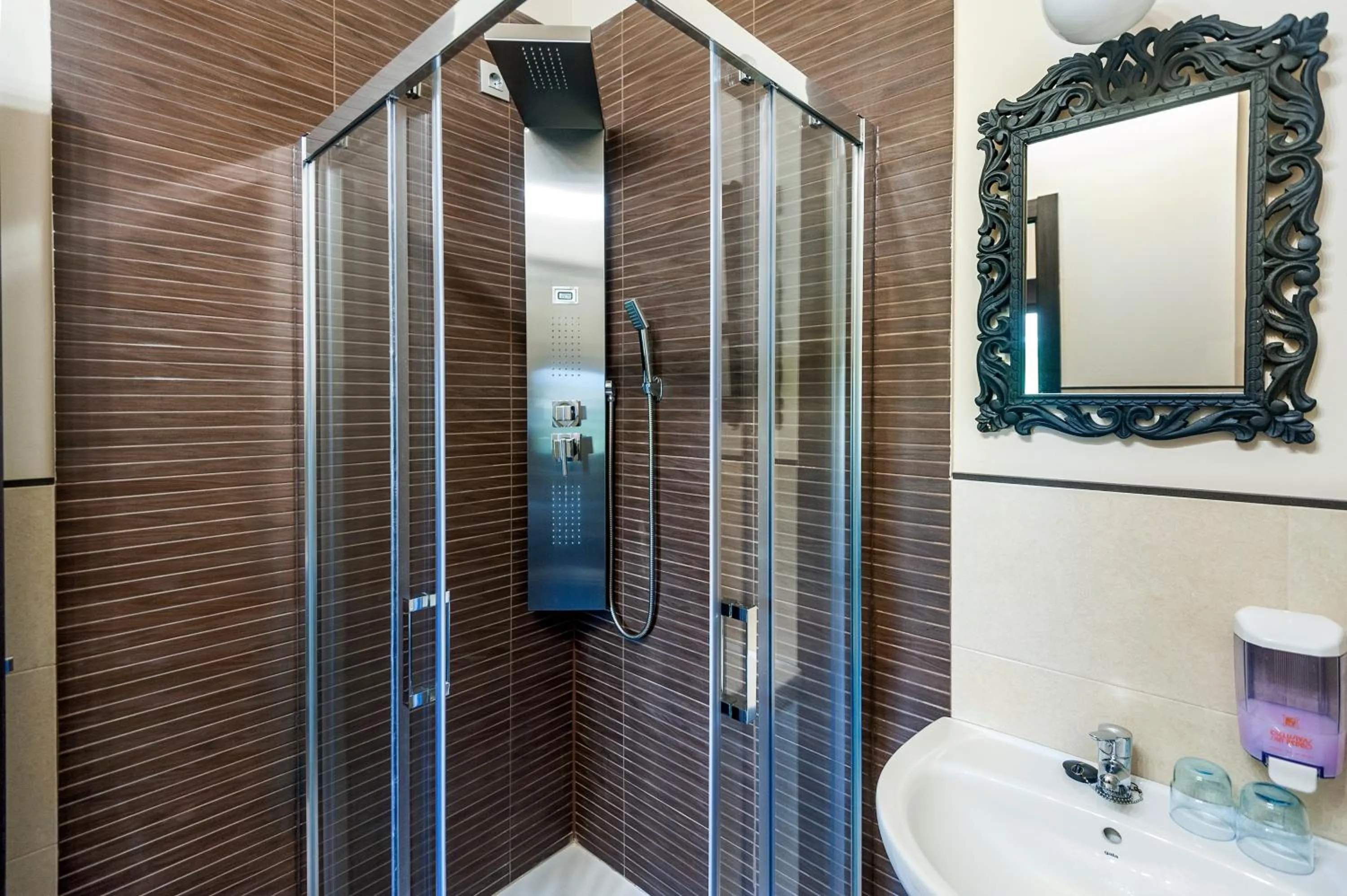 Toilet in Albergue turístico "La Fábrica"