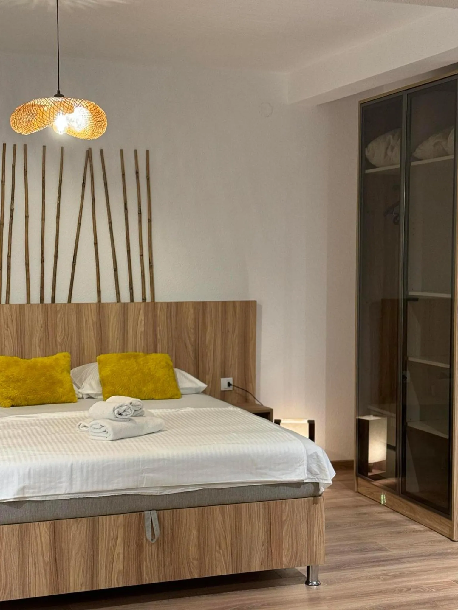 Bed in Apartments Casa Pineta