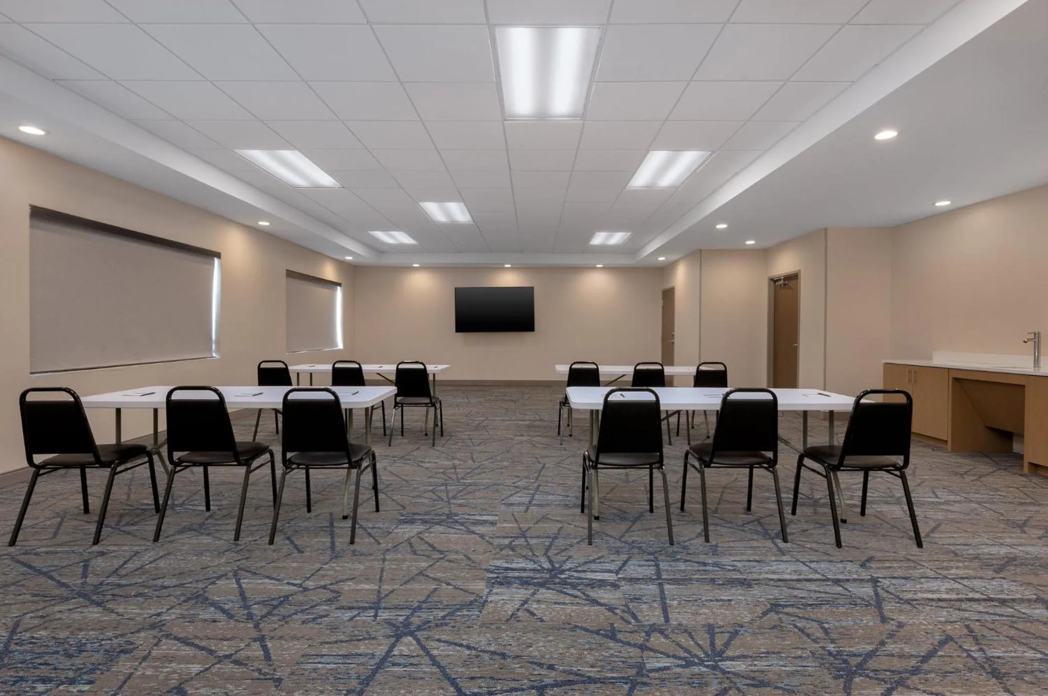 Meeting/conference room in Holiday Inn Express & Suites Alton St Louis Area by IHG