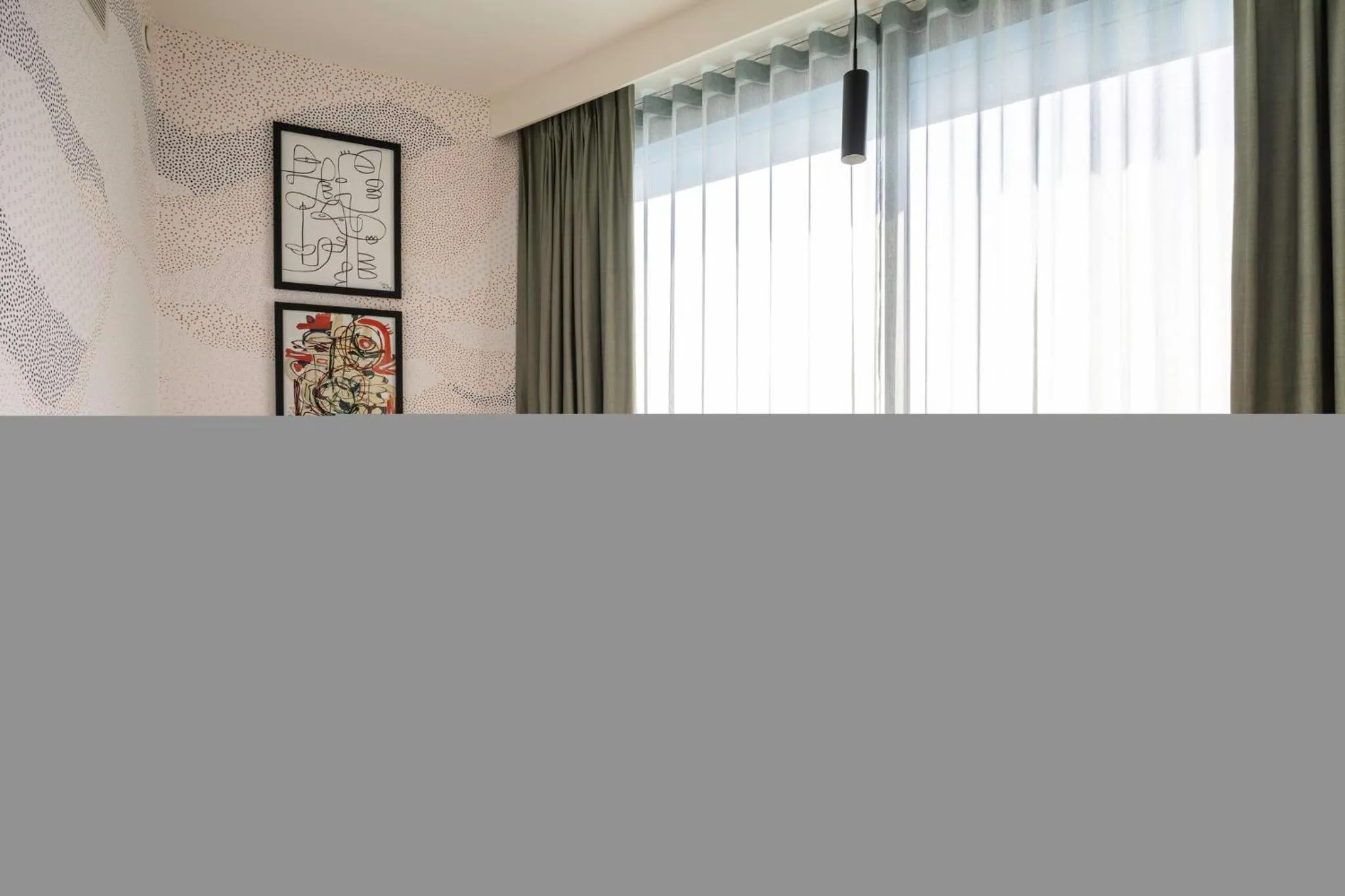 Photo of the whole room in voco Brussels City North by IHG