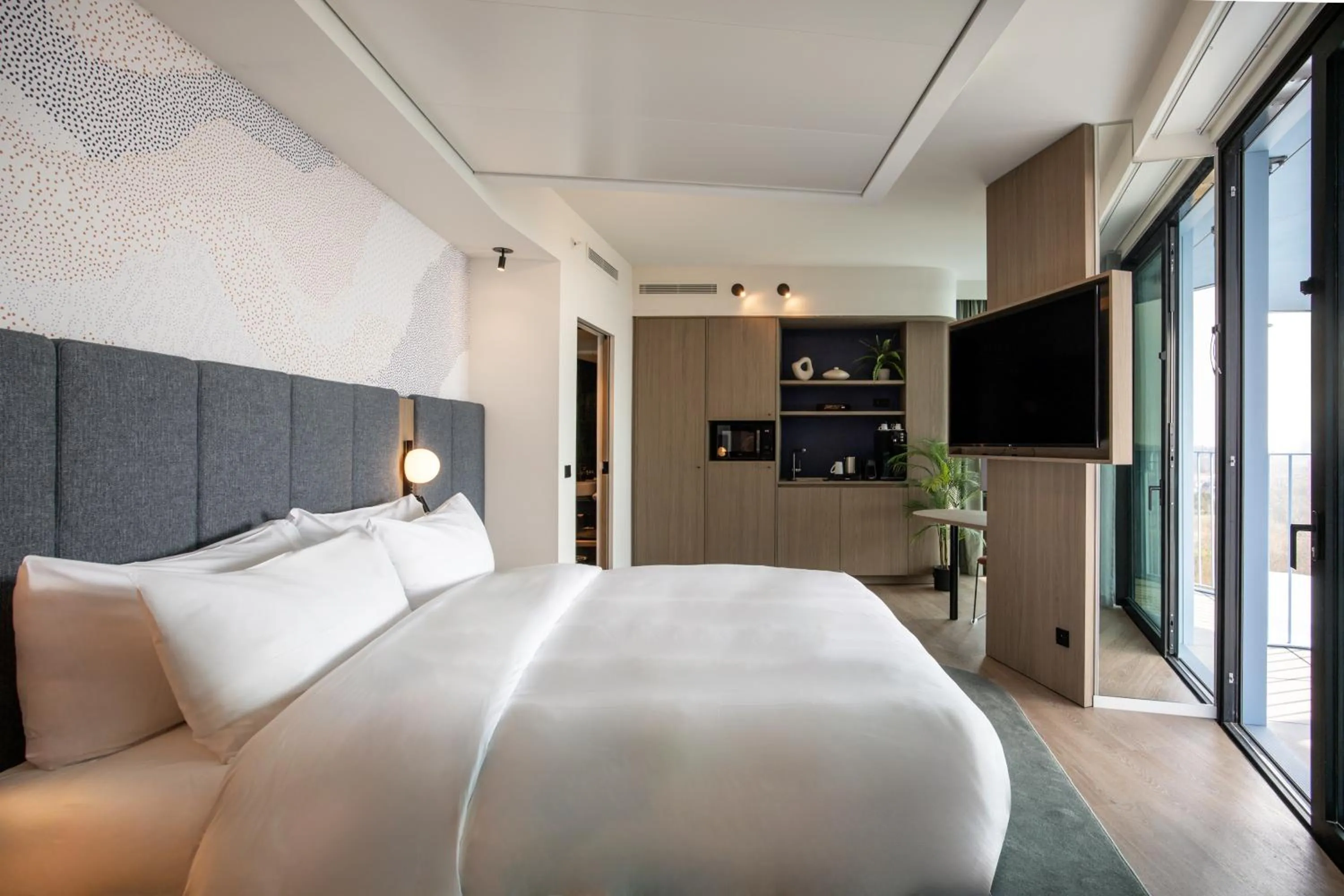 Photo of the whole room, Bed in voco Brussels City North by IHG