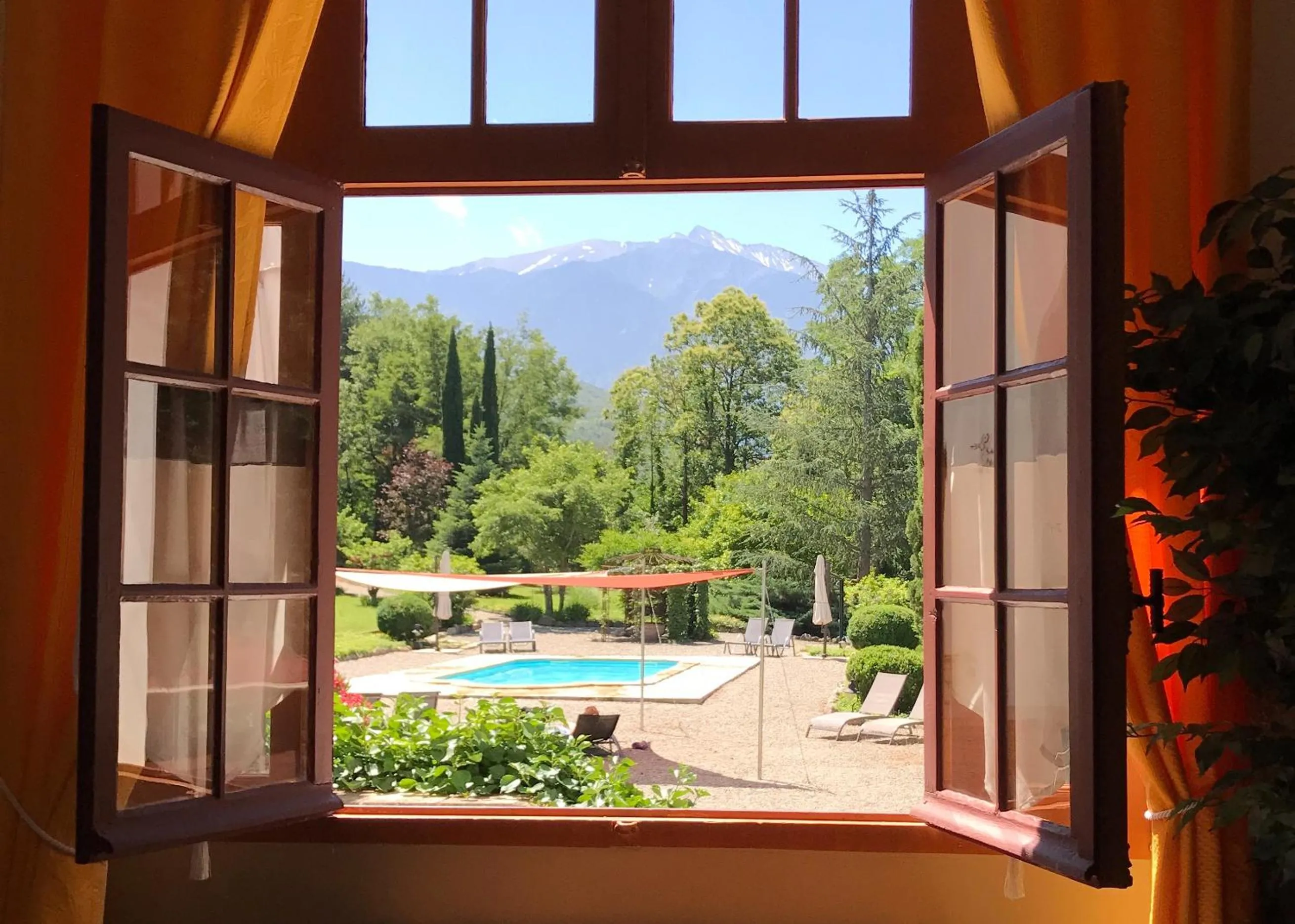 Garden view in La Villa du Parc