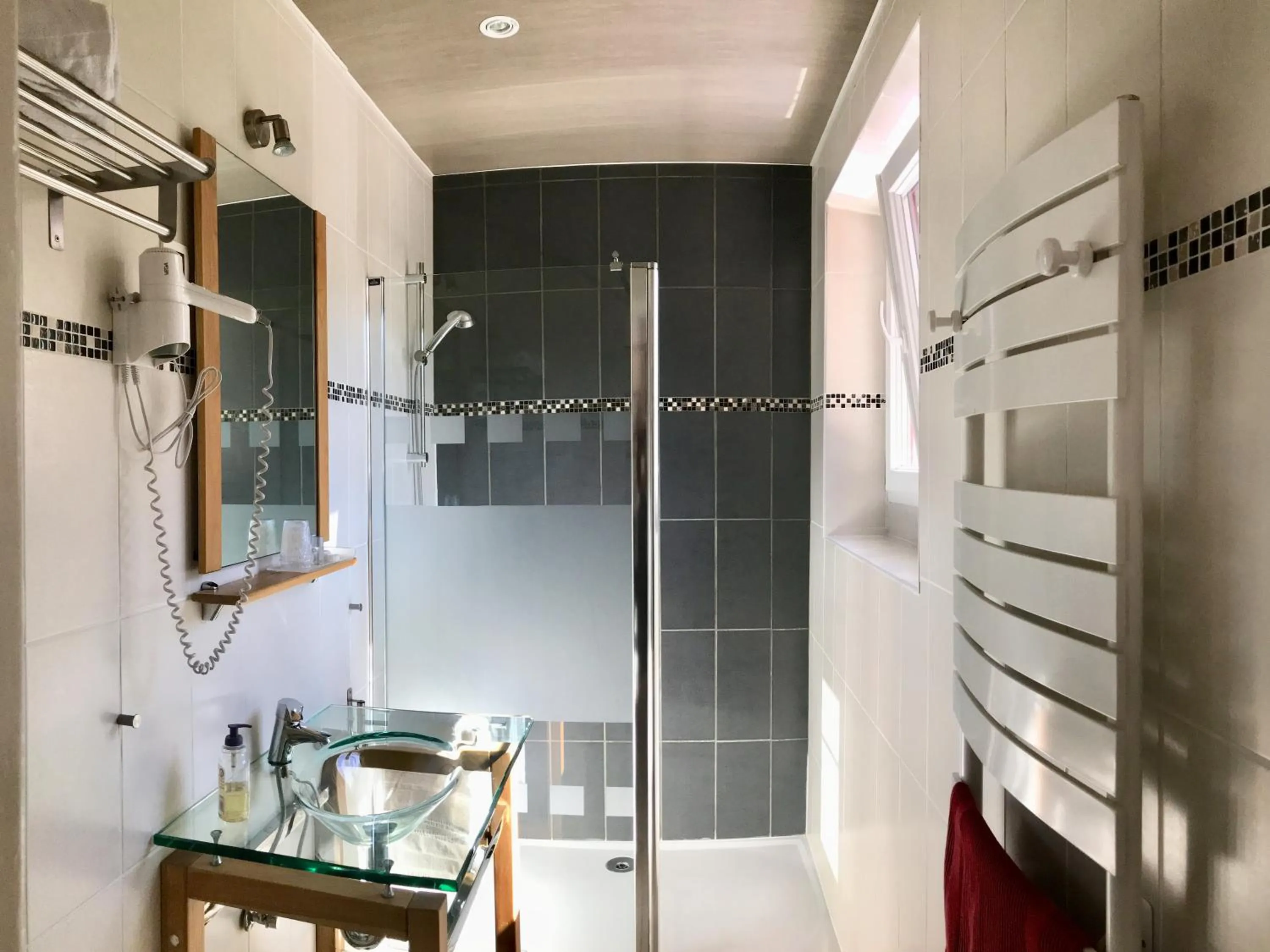 Shower in La Villa du Parc