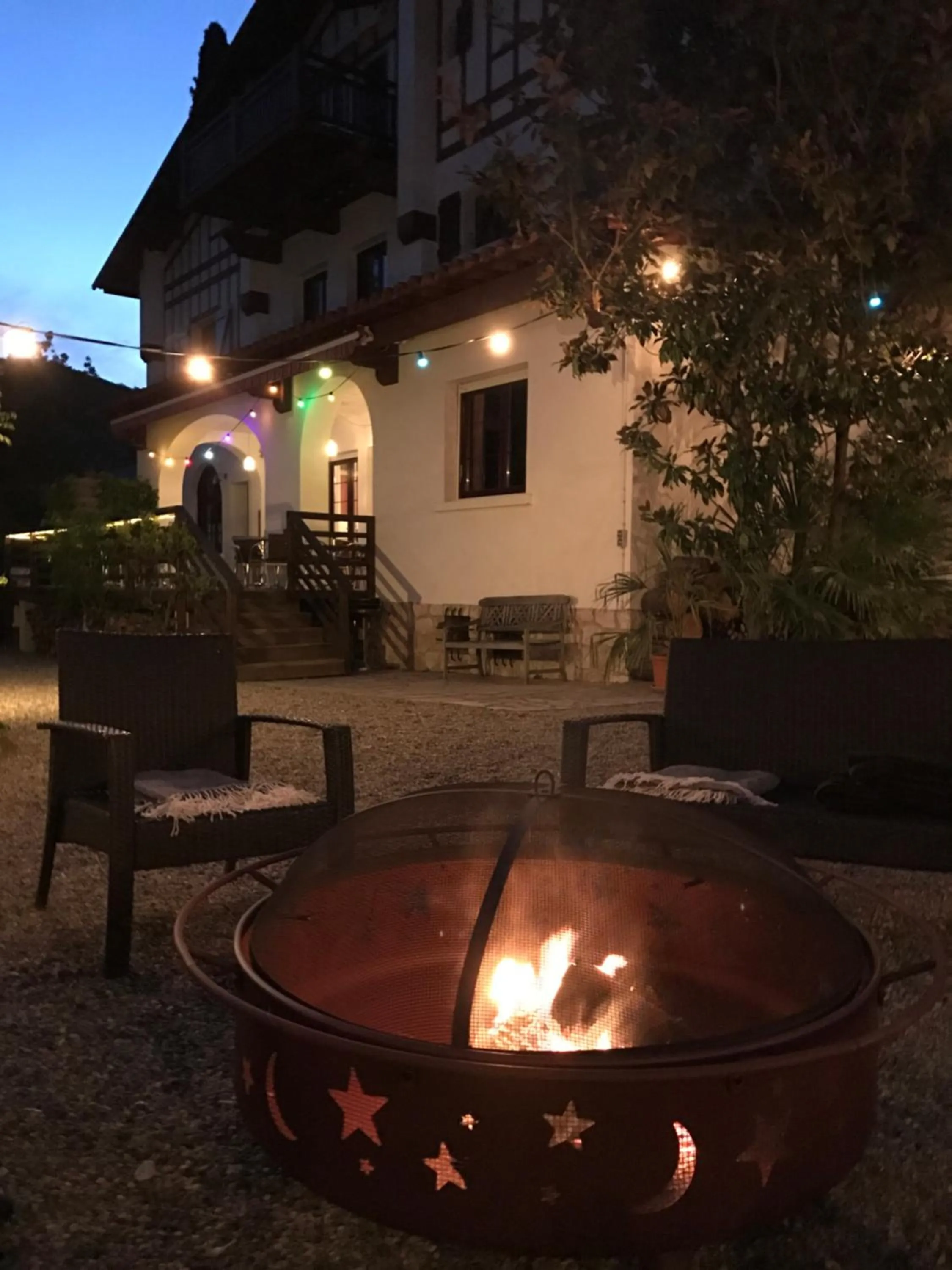 Night in La Villa du Parc