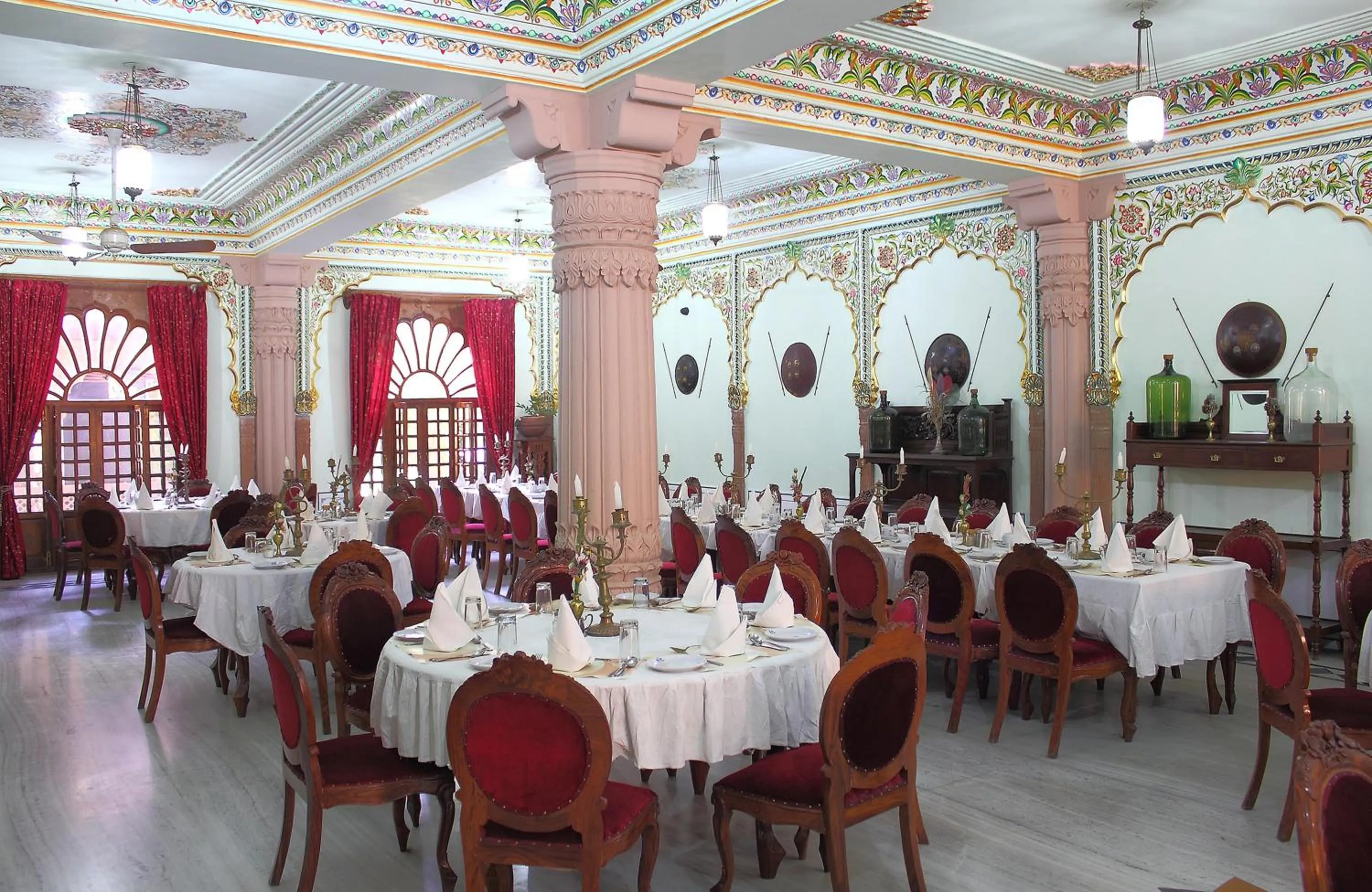 Restaurant/places to eat in Jagat Palace