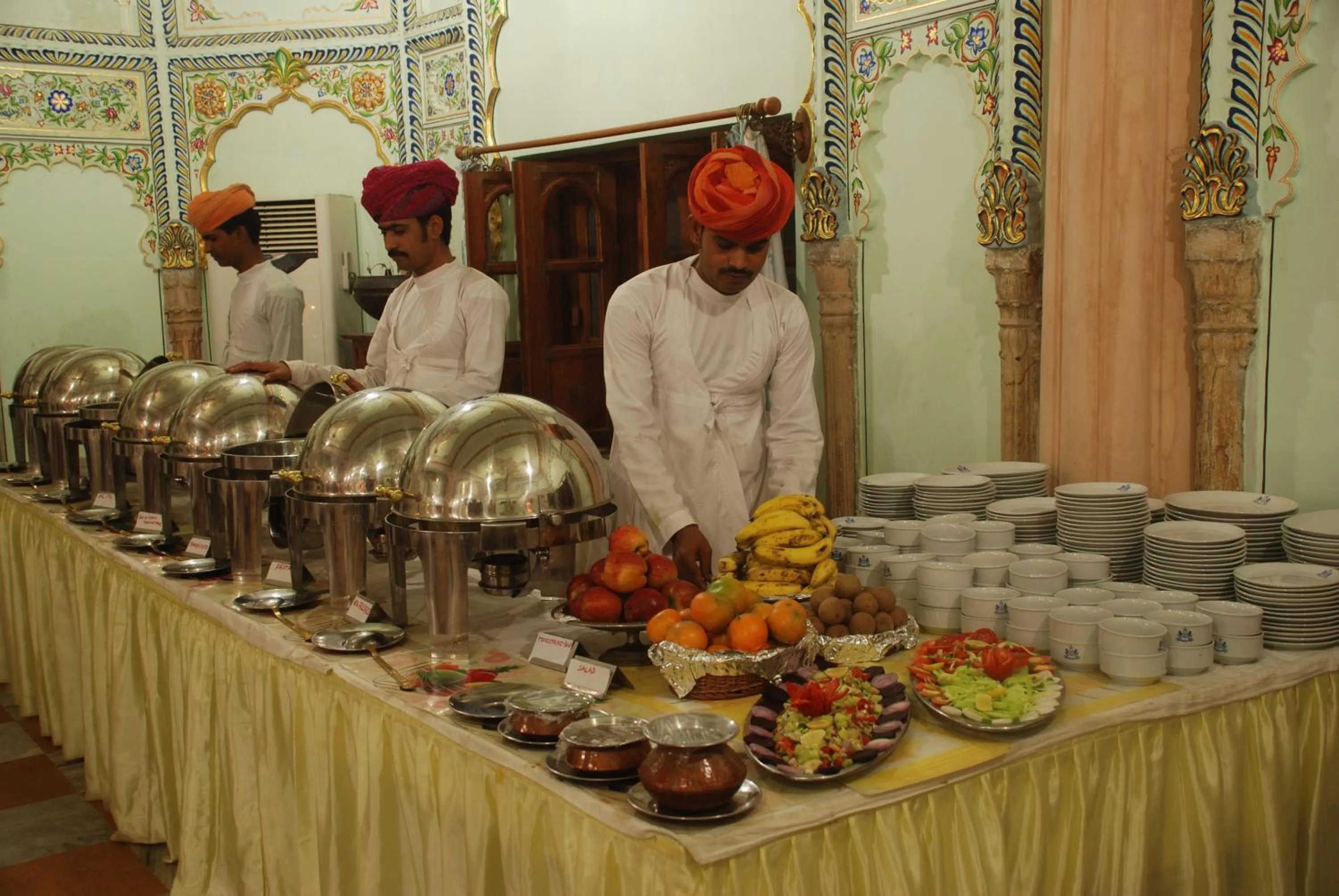 Restaurant/places to eat in Jagat Palace