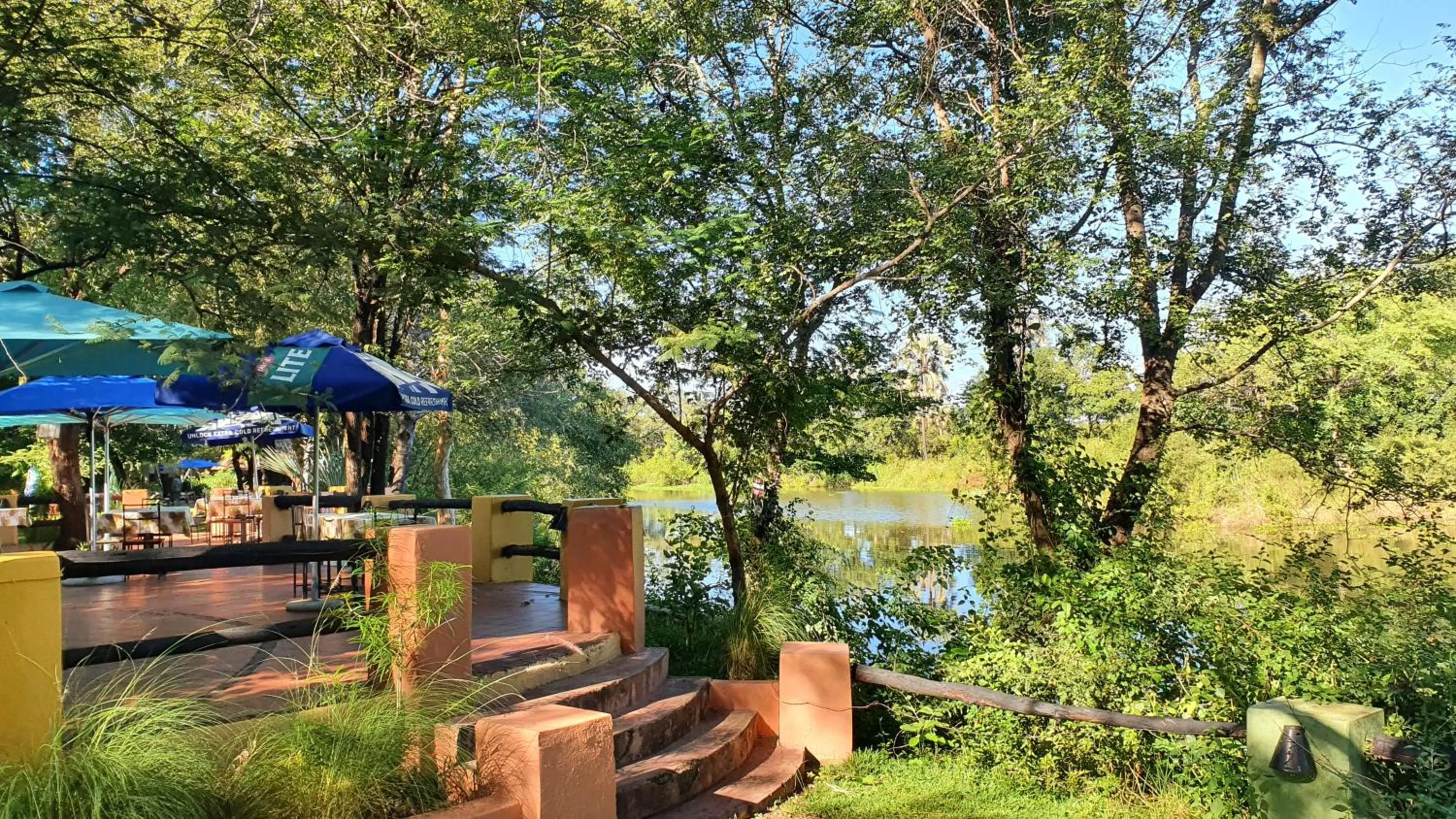 Restaurant/places to eat in Maramba River Lodge