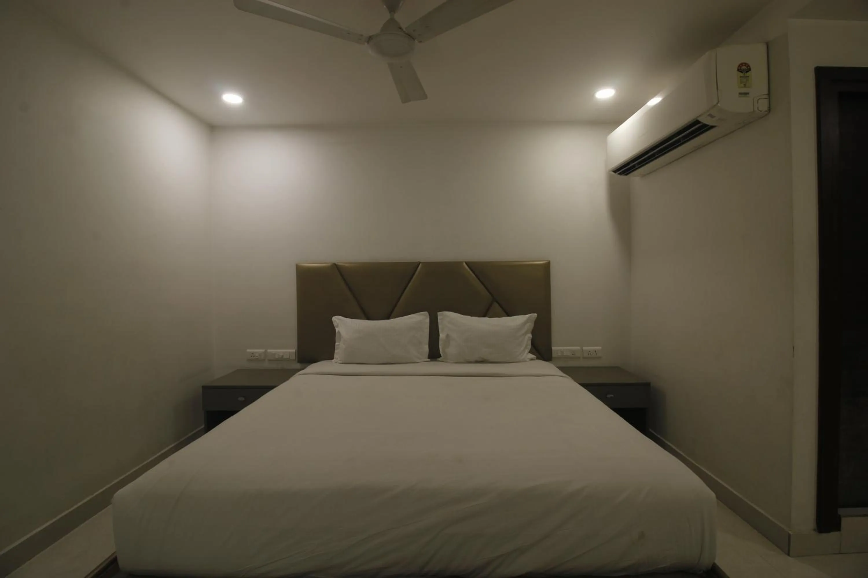 Photo of the whole room, Bed in Hotel SSR GRAND