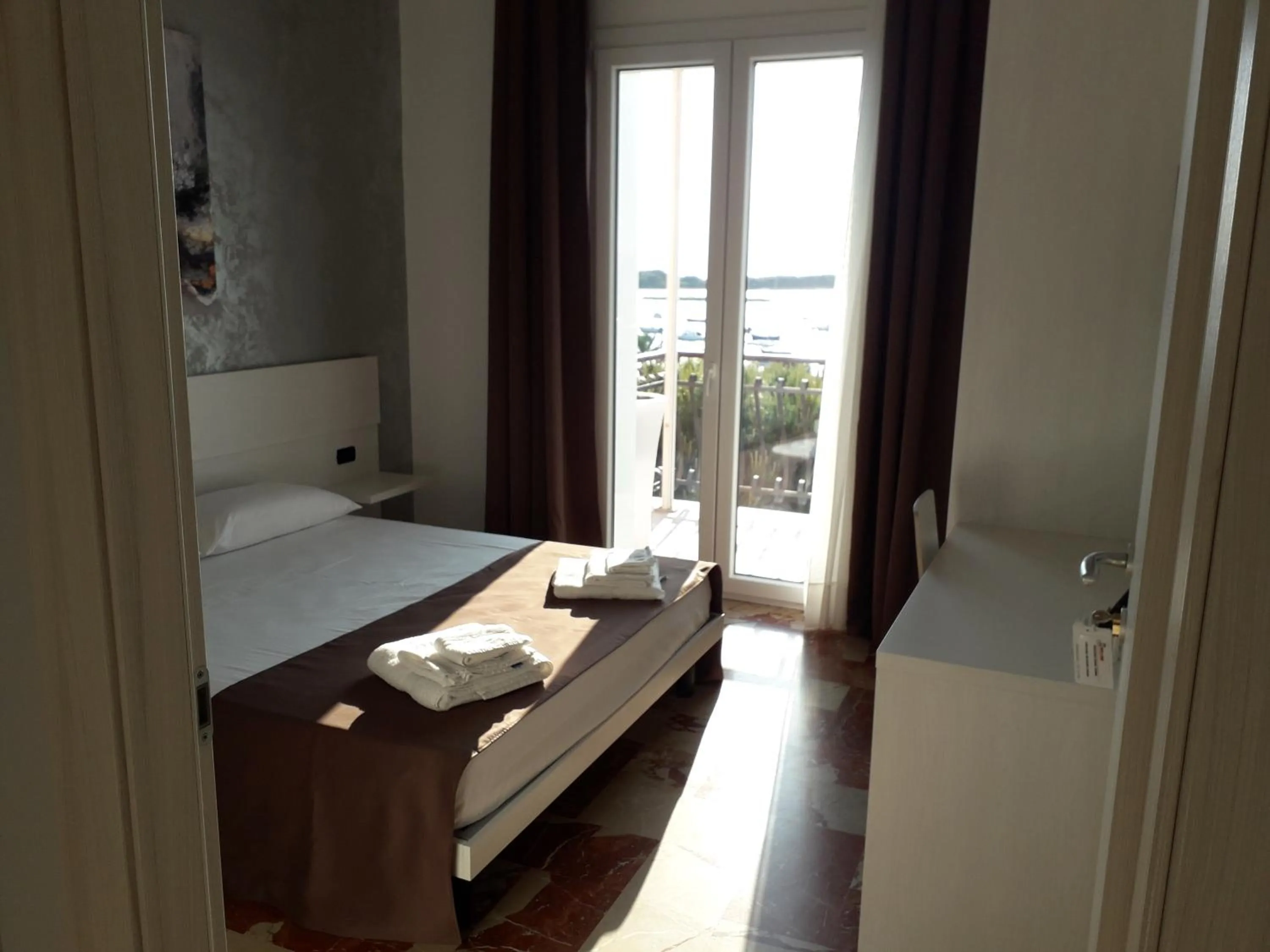 Photo of the whole room, Bed in B&B L'Isola