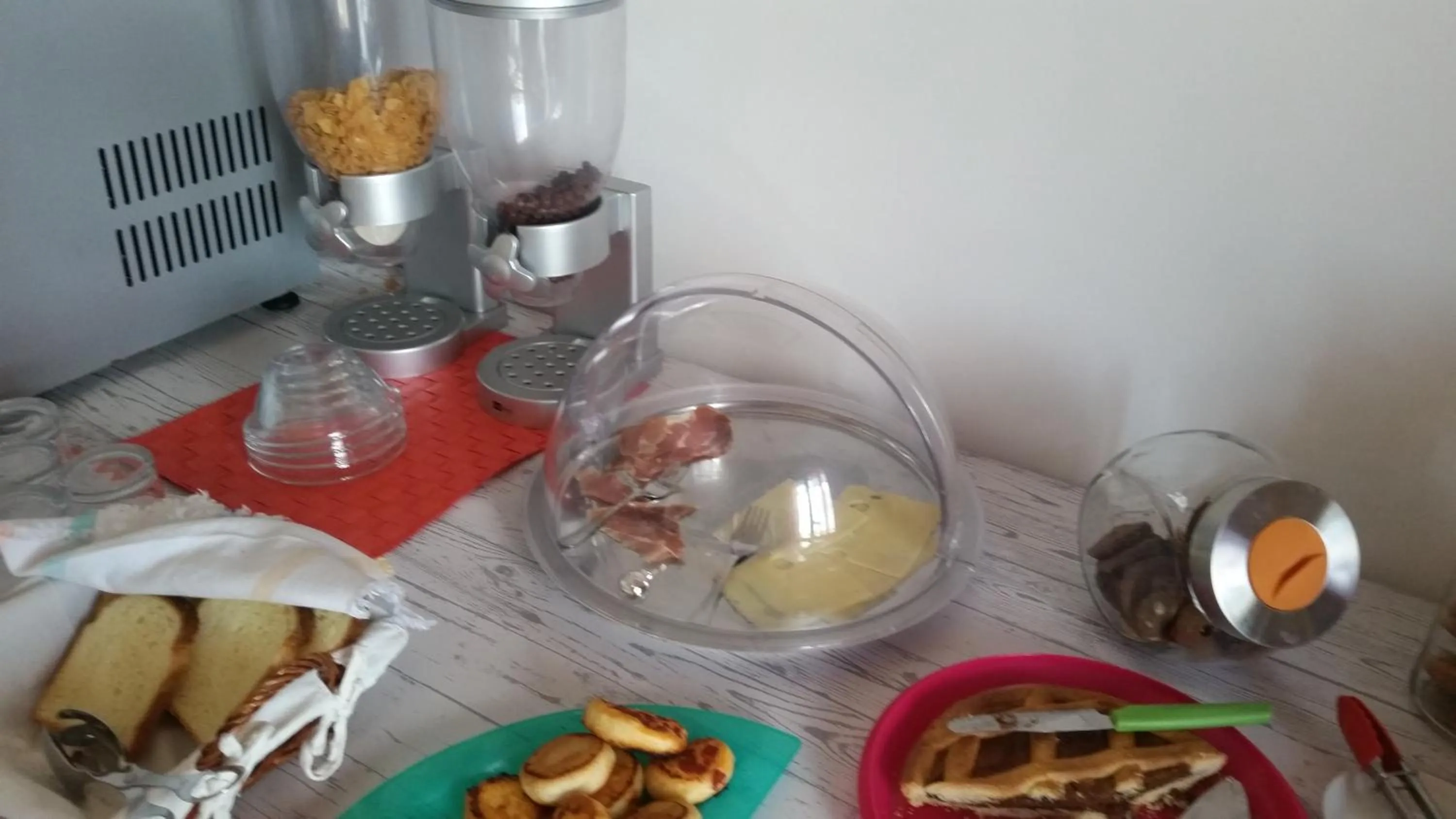 Continental breakfast in B&B L'Isola