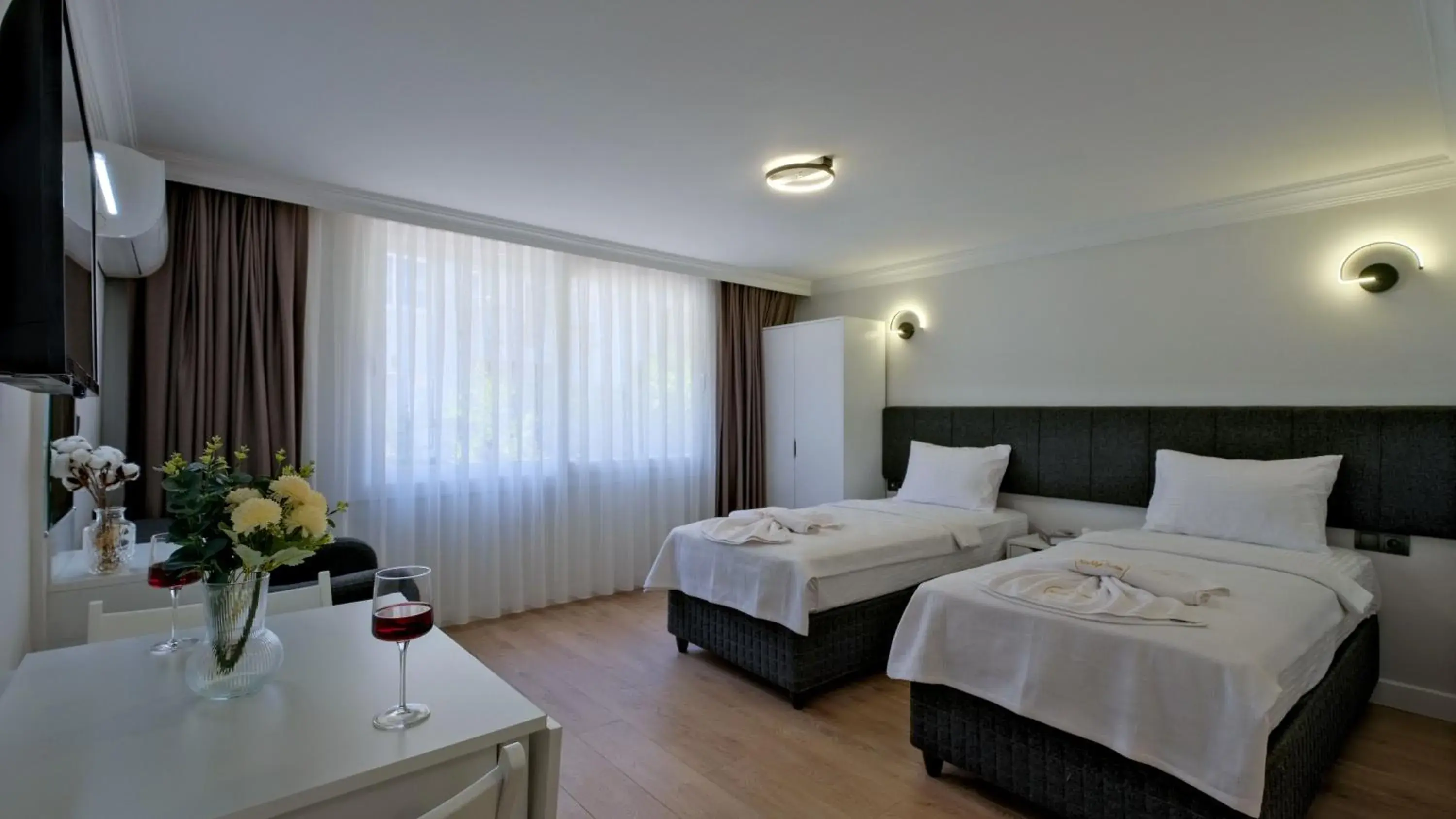 Double Room with Sea View in Miralya Suites Double Room with Sea View in Miralya Suites