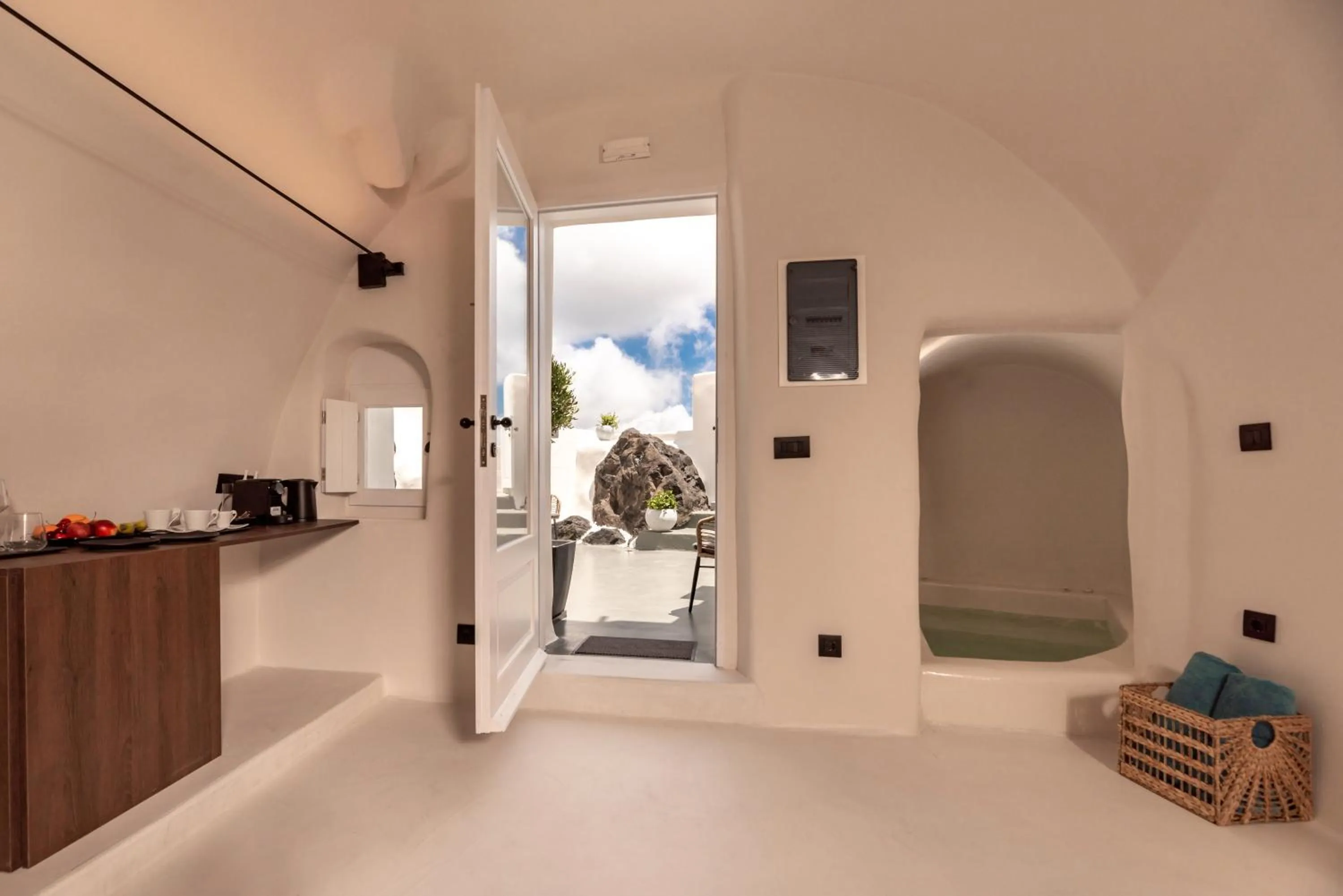 Hot Tub in Twenty One Suites