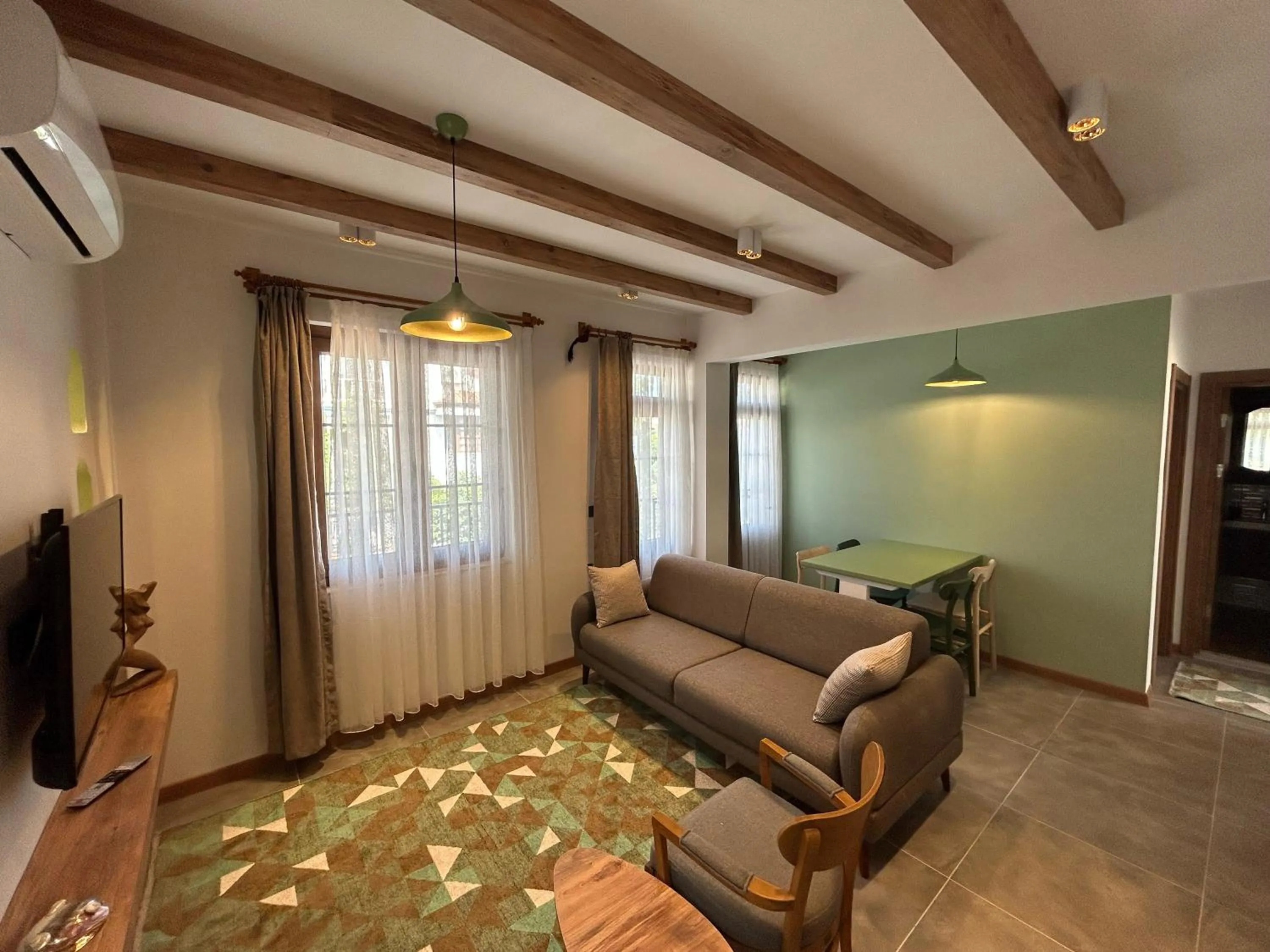 TV and multimedia in Avlu Villas & Apartments